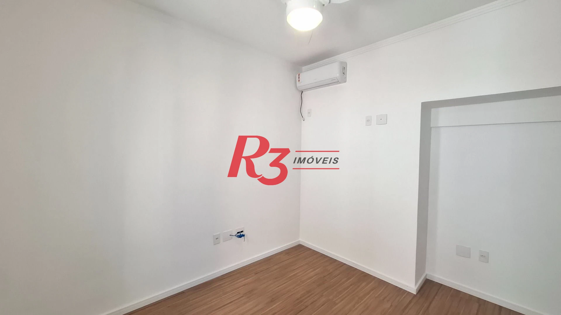 Village com 2 dormitórios para alugar, 88 m² por R$ 4.200,00/mês - Campo Grande - Santos/SP