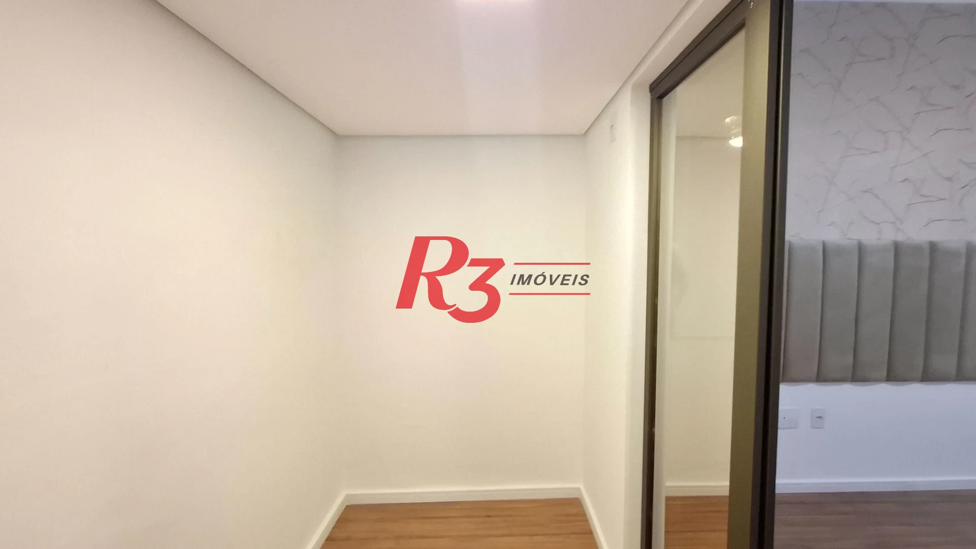 Village com 2 dormitórios para alugar, 88 m² por R$ 4.200,00/mês - Campo Grande - Santos/SP