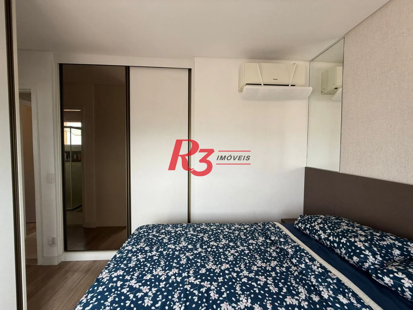 Apartamento com 2 dormitórios à venda, 66 m² por R$ 745.000,00 - Macuco - Santos/SP