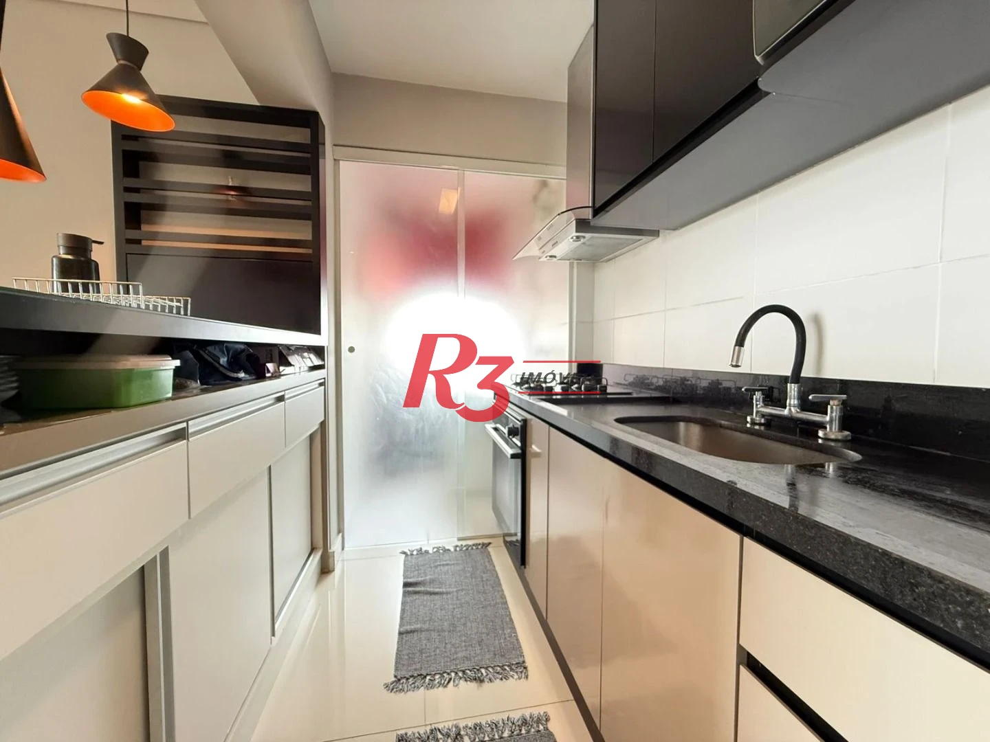 Apartamento com 2 dormitórios à venda, 66 m² por R$ 745.000,00 - Macuco - Santos/SP