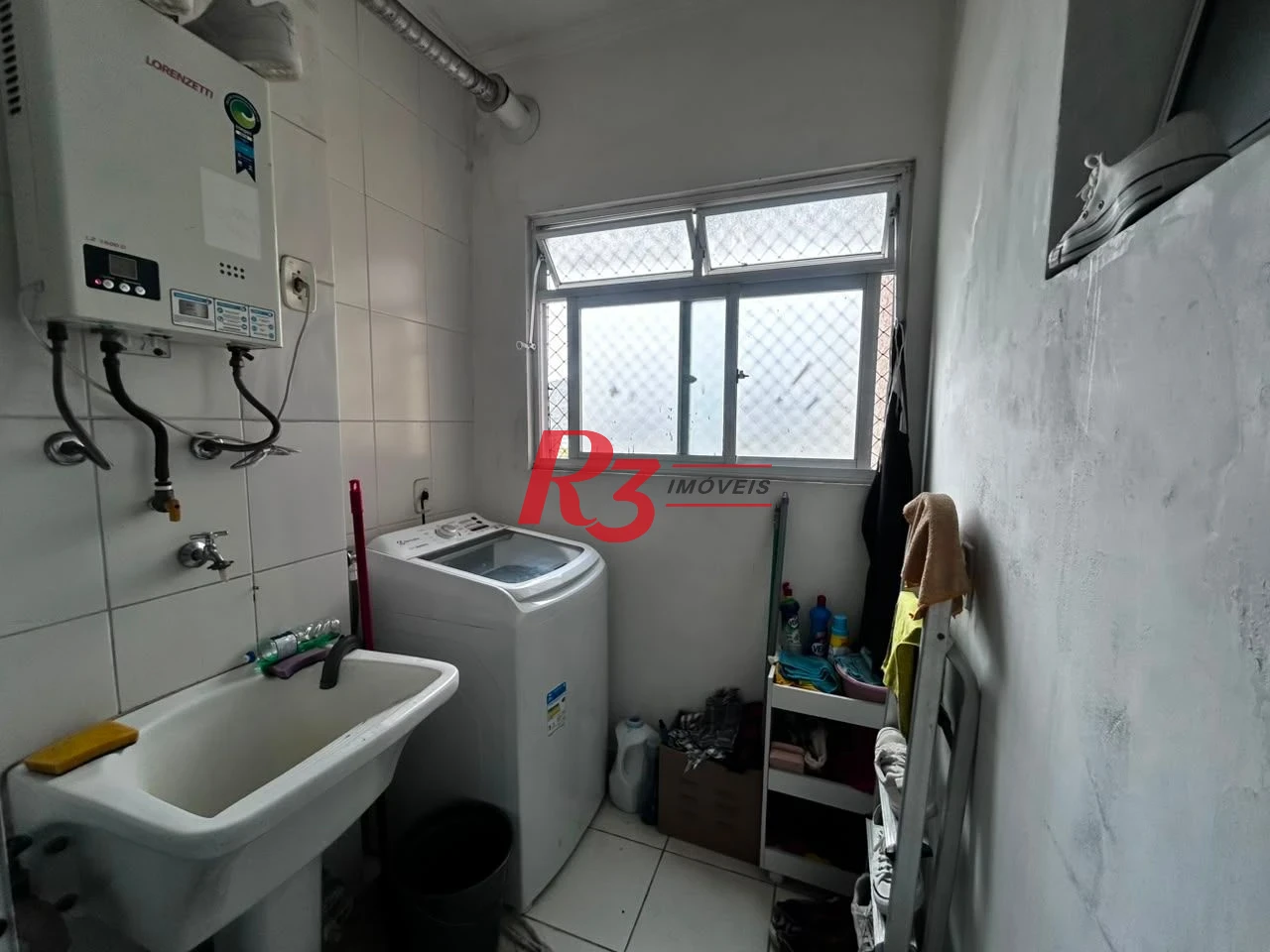 Apartamento com 3 dormitórios à venda, 69 m² por R$ 430.000,00 - Areia Branca - Santos/SP