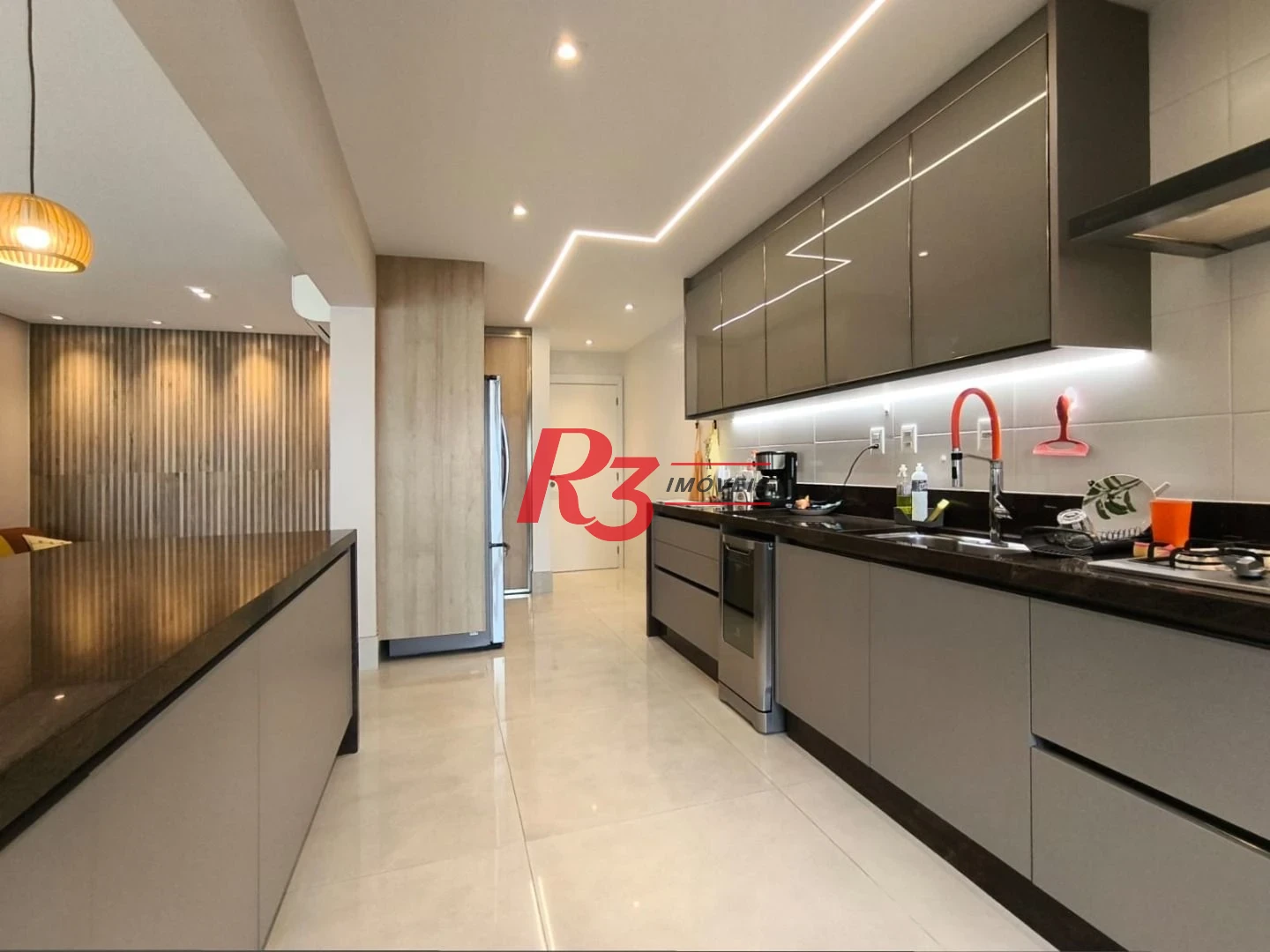 Apartamento com 3 dormitórios à venda, 143 m² por R$ 2.600.000,00 - Boqueirão - Santos/SP