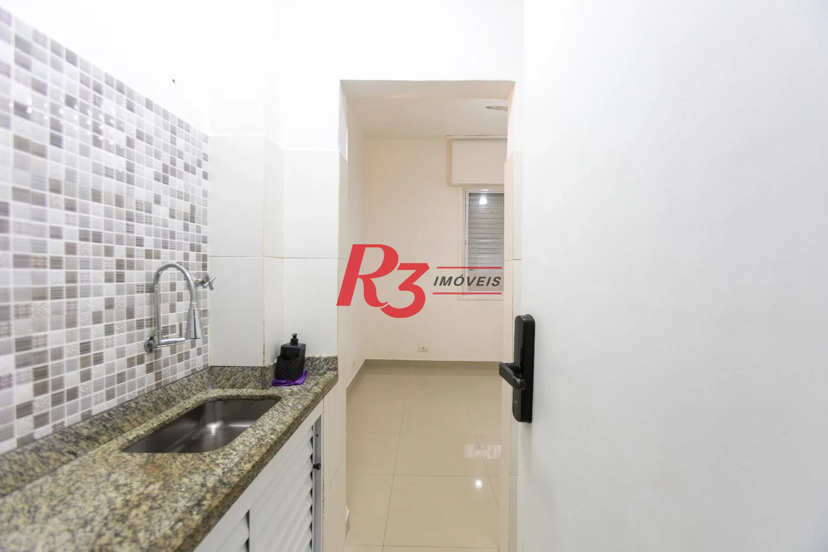 Kitnet com 1 dormitório para alugar, 30 m² por R$ 3.000,00/mês - Boqueirão - Santos/SP