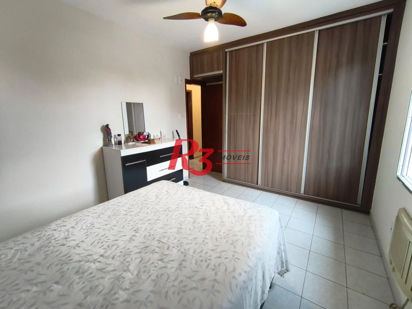 Apartamento com 2 dormitórios à venda, 67 m² por R$ 400.000,00 - Embaré - Santos/SP