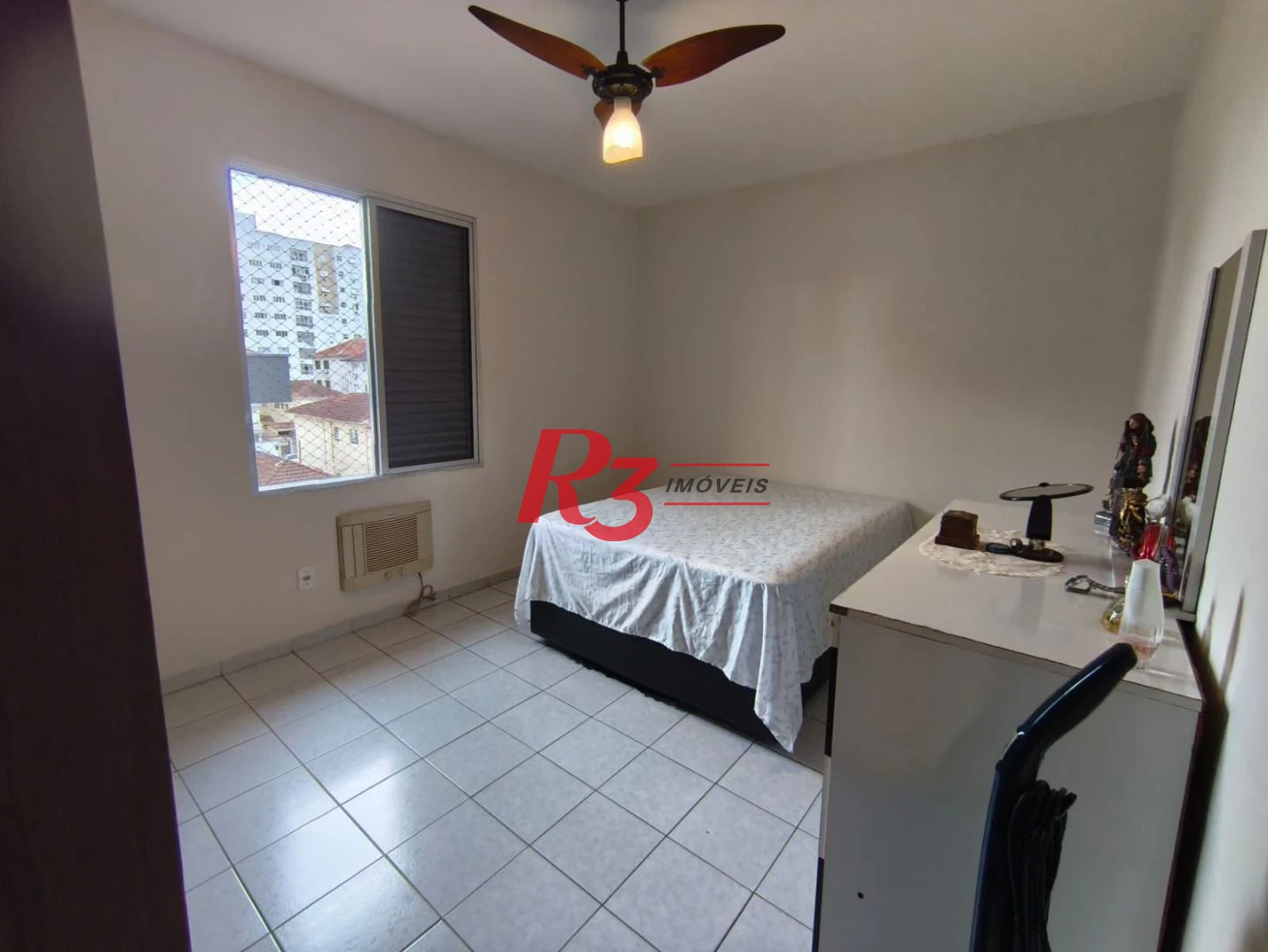 Apartamento com 2 dormitórios à venda, 67 m² por R$ 400.000,00 - Embaré - Santos/SP