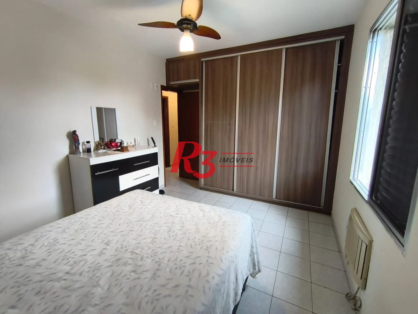 Apartamento com 2 dormitórios à venda, 67 m² por R$ 400.000,00 - Embaré - Santos/SP