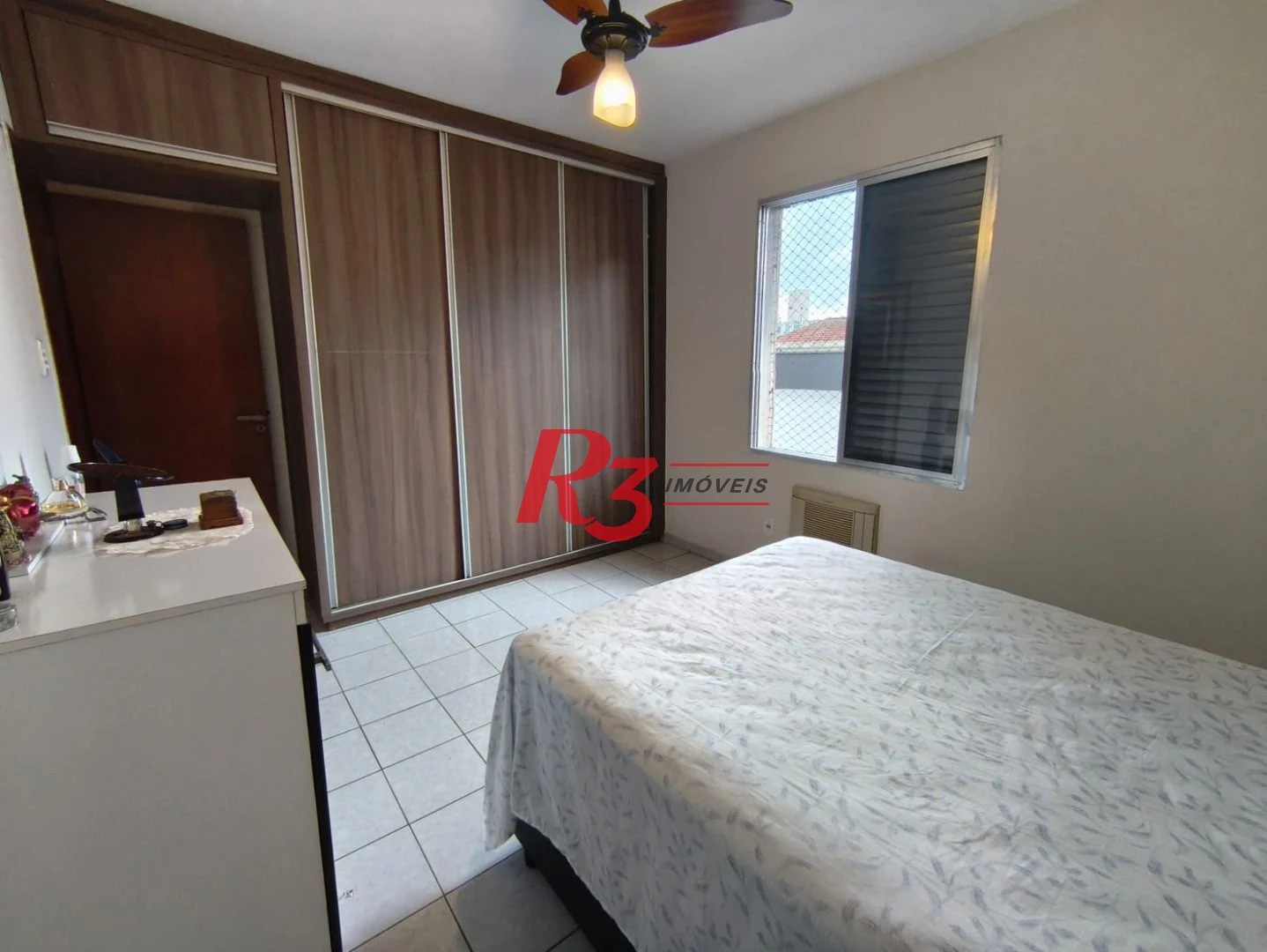 Apartamento com 2 dormitórios à venda, 67 m² por R$ 400.000,00 - Embaré - Santos/SP
