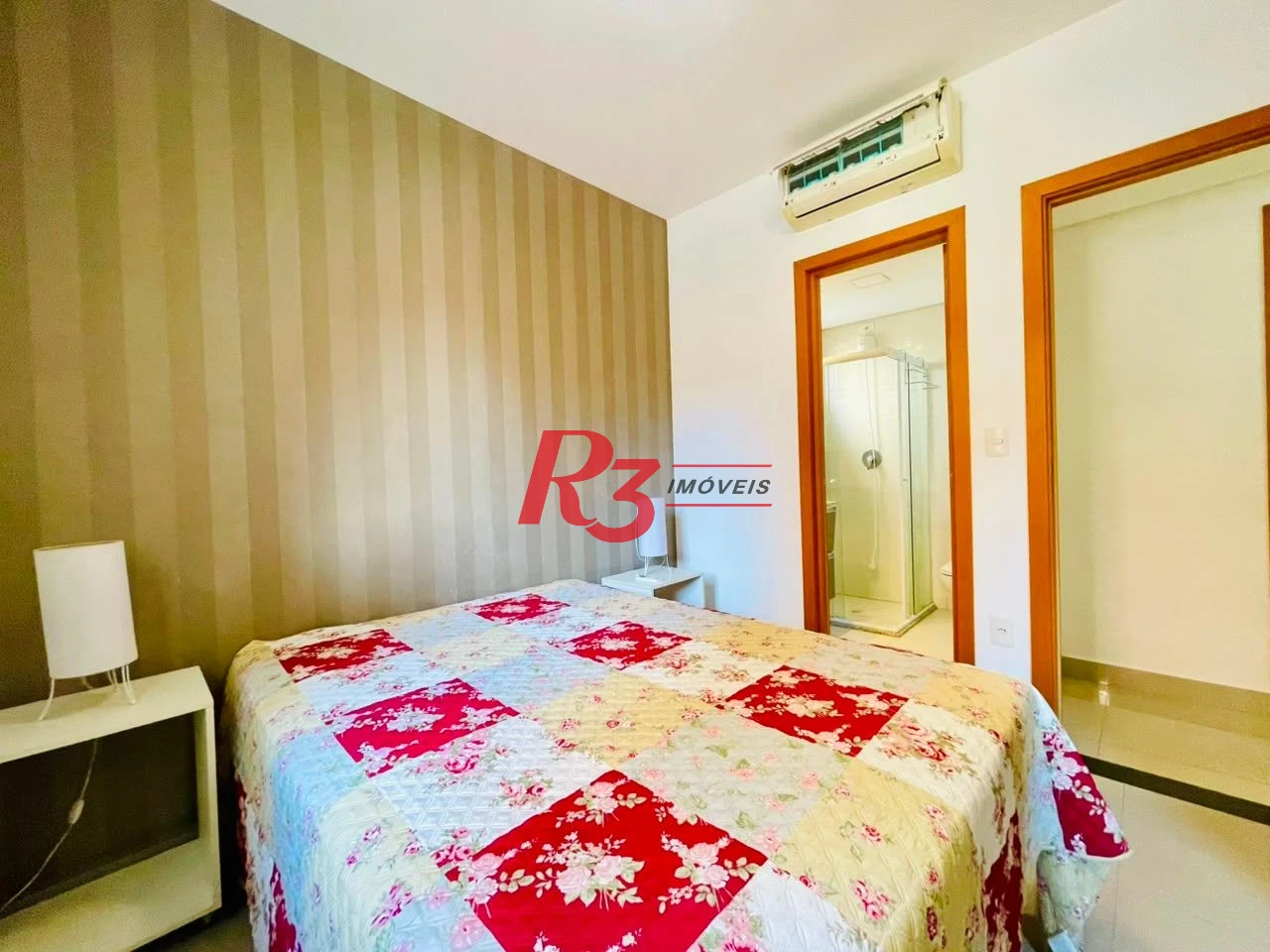 Apartamento com 1 dormitório para alugar, 54 m² por R$ 4.700,00/mês - Embaré - Santos/SP