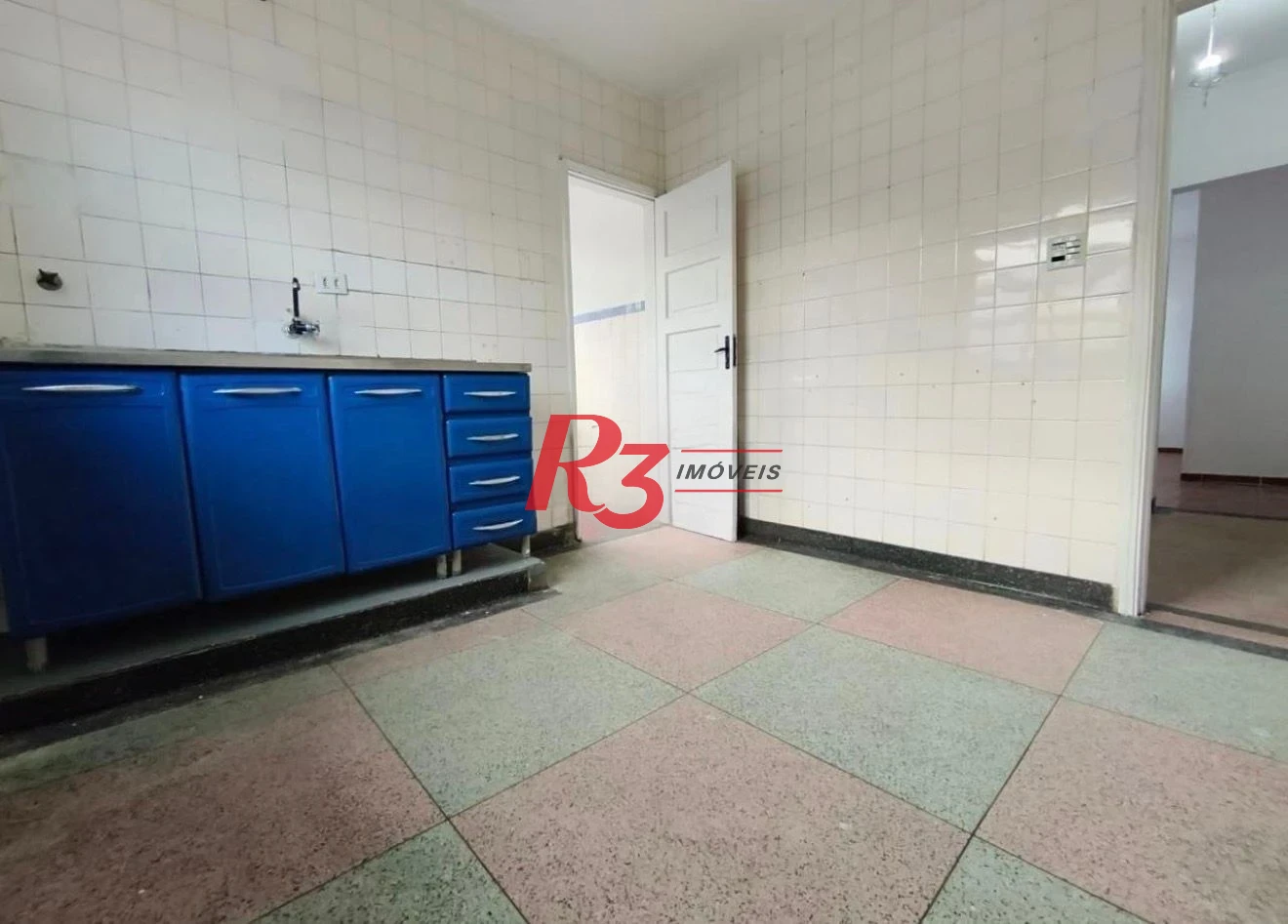Apartamento com 3 dormitórios para alugar, 97 m² por R$ 3.100,00/mês - Marapé - Santos/SP