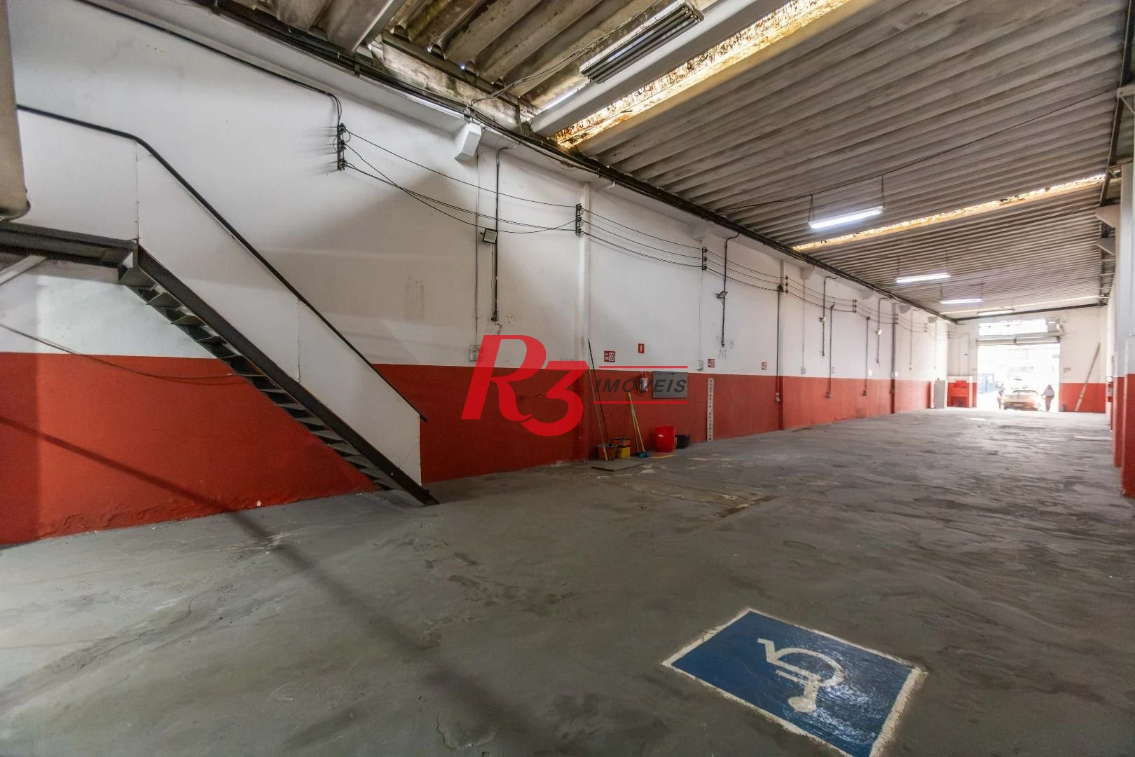 Loja para alugar, 400 m² por R$ 7.000,00/mês - Paquetá - Santos/SP