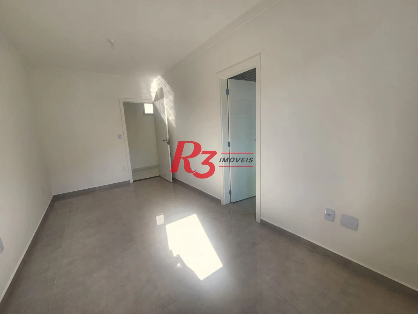 Casa com 3 dormitórios à venda, 198 m² por R$ 1.650.000,00 - Marapé - Santos/SP