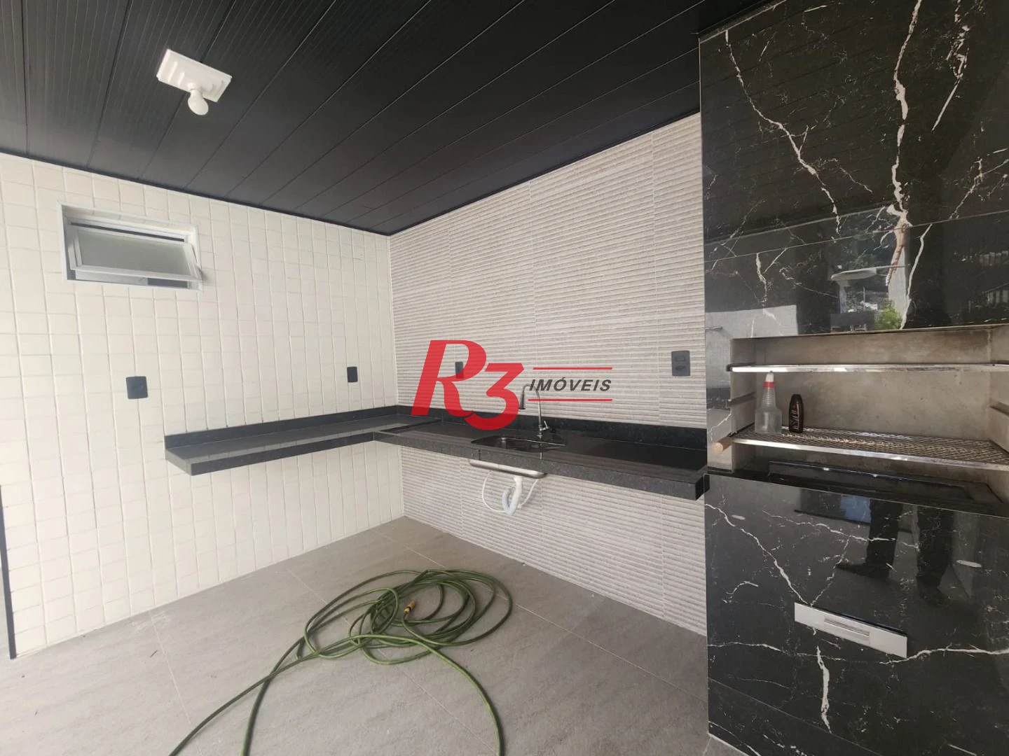 Casa com 3 dormitórios à venda, 198 m² por R$ 1.650.000,00 - Marapé - Santos/SP