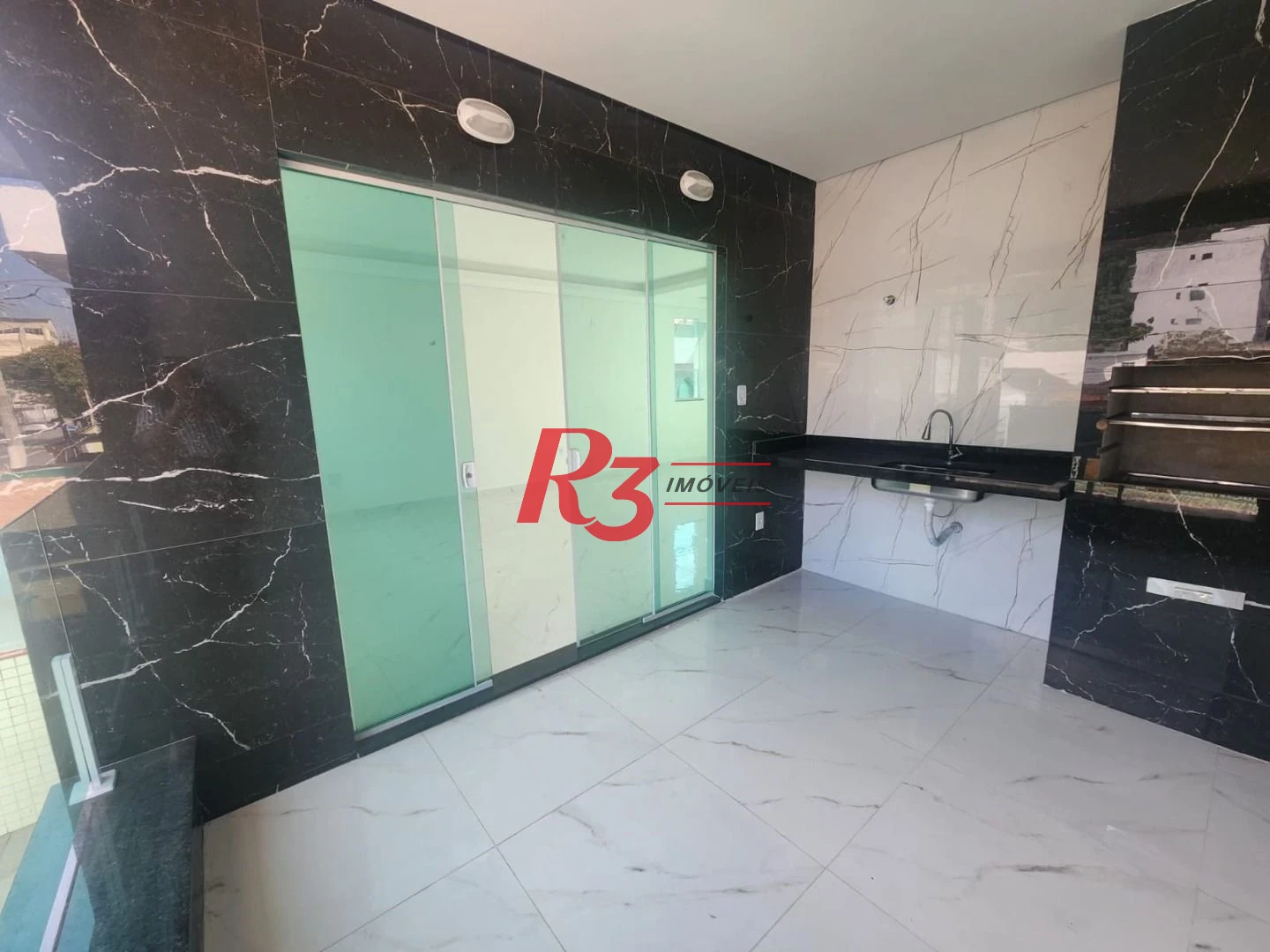 Casa com 3 dormitórios à venda, 198 m² por R$ 1.650.000,00 - Marapé - Santos/SP