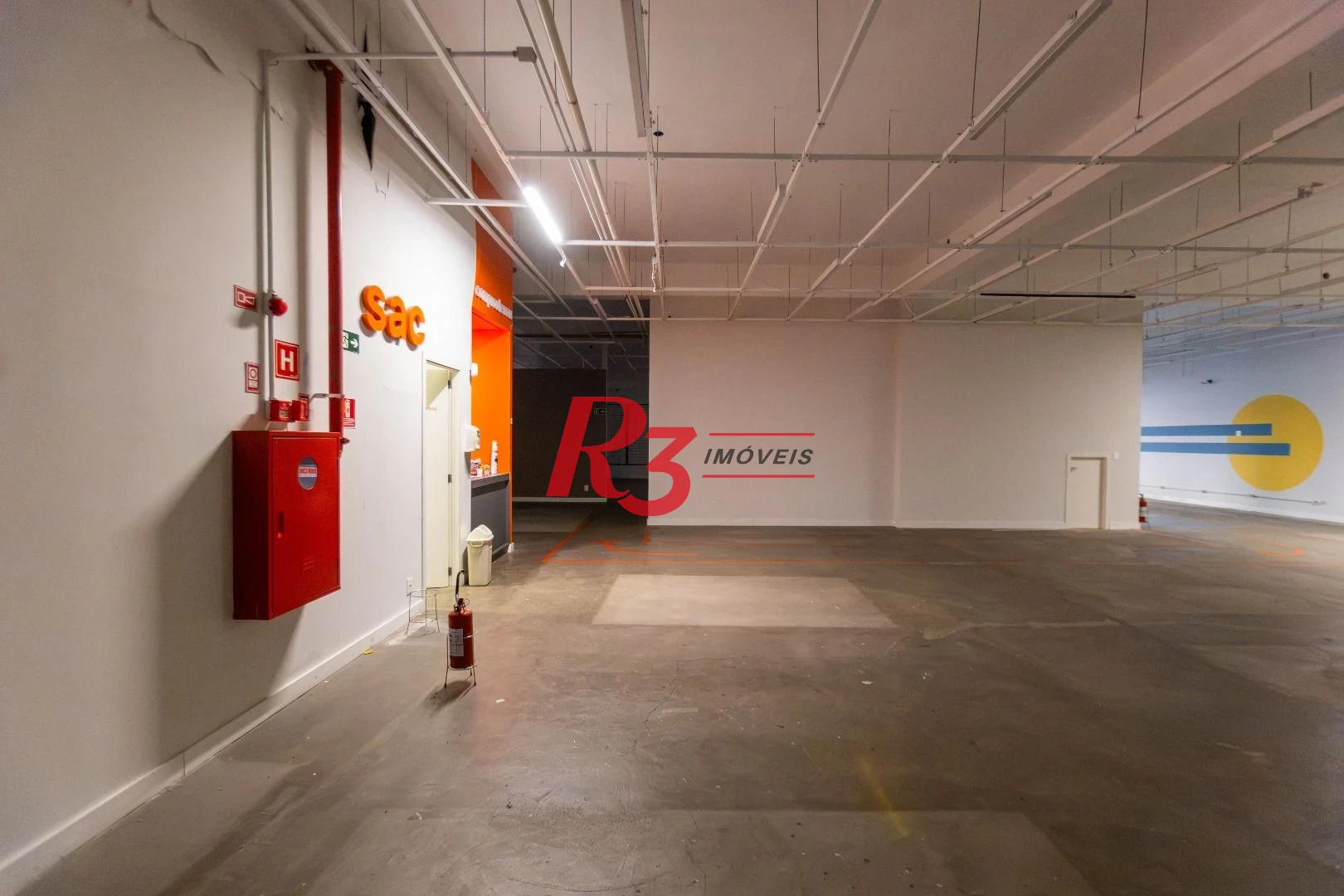 Loja para alugar, 2350 m² - Campo Grande - Santos/SP