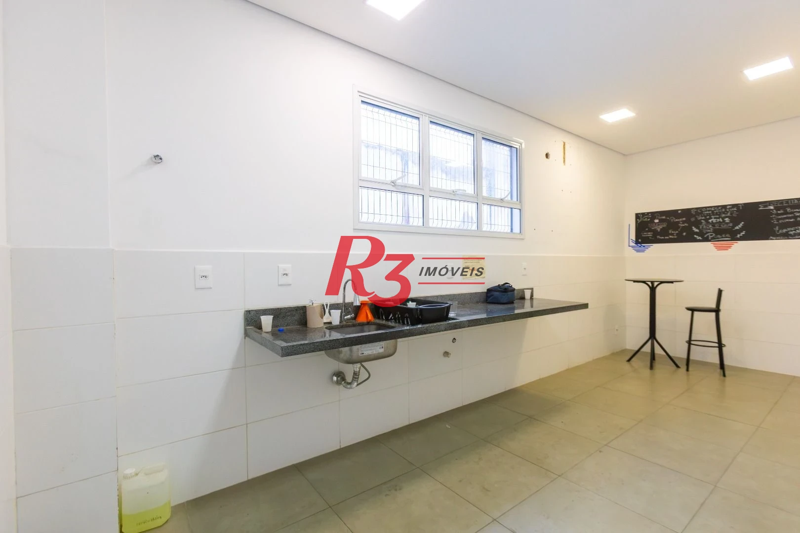 Loja para alugar, 2350 m² - Campo Grande - Santos/SP
