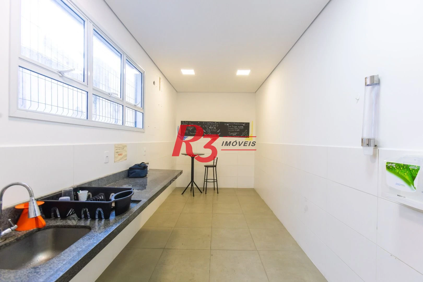 Loja para alugar, 2350 m² - Campo Grande - Santos/SP