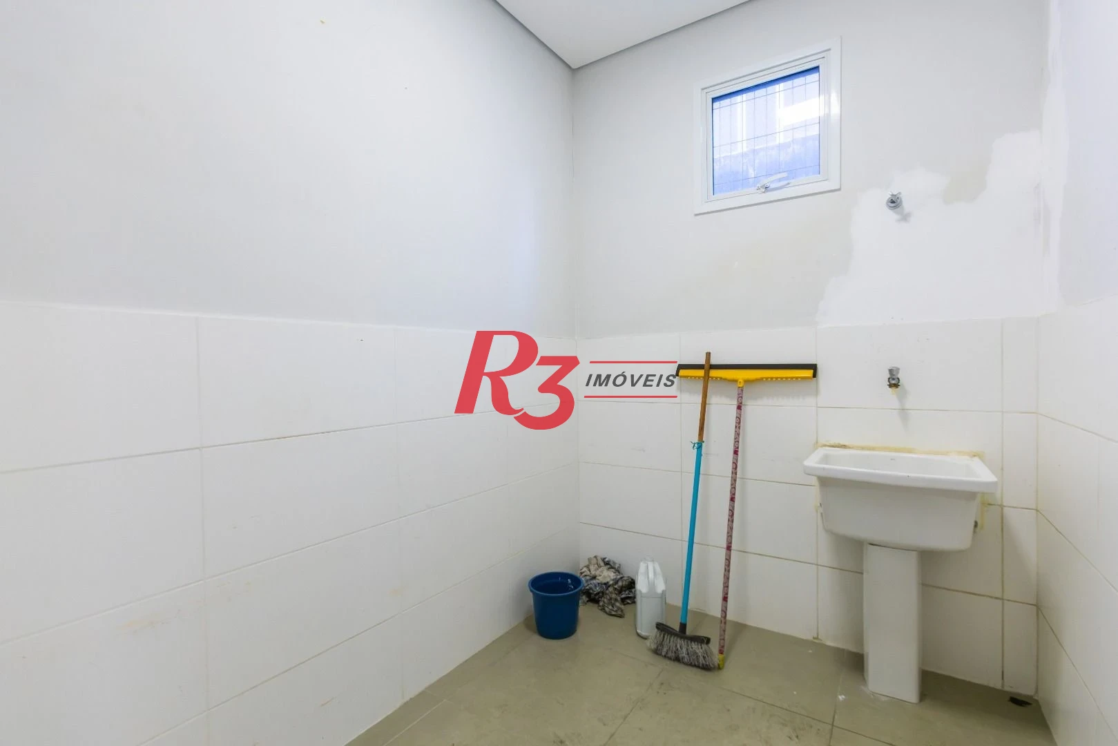 Loja para alugar, 2350 m² - Campo Grande - Santos/SP