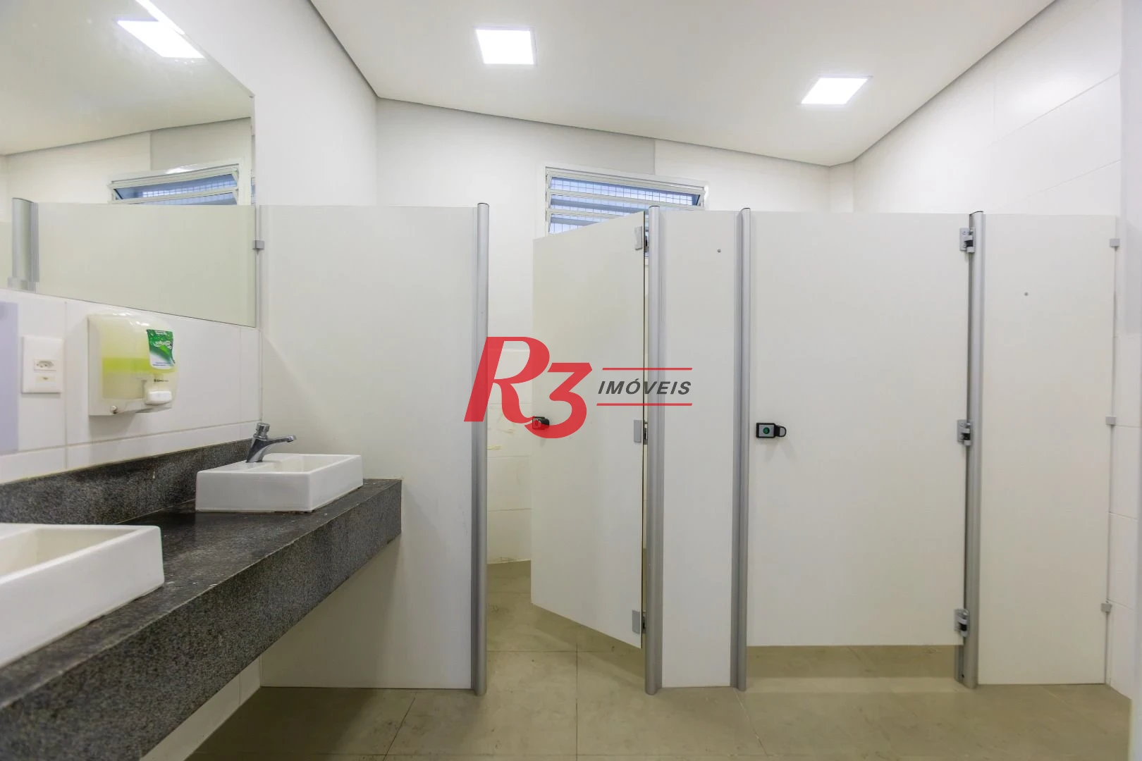 Loja para alugar, 2350 m² - Campo Grande - Santos/SP