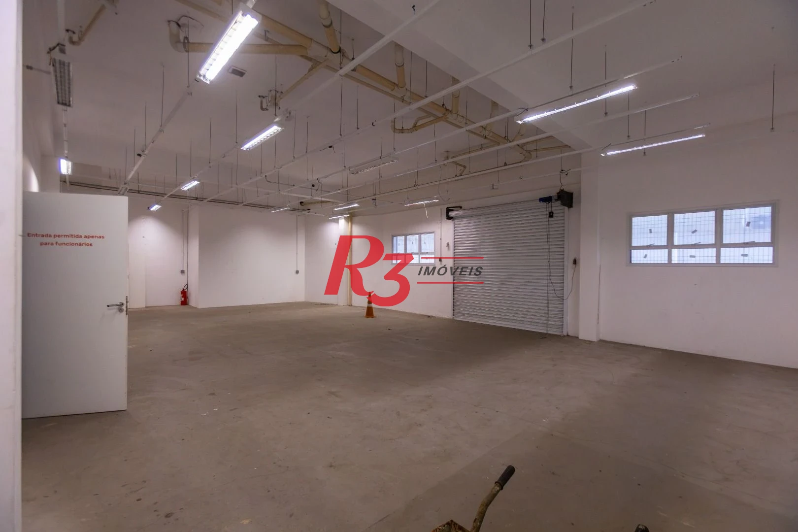 Loja para alugar, 2350 m² - Campo Grande - Santos/SP