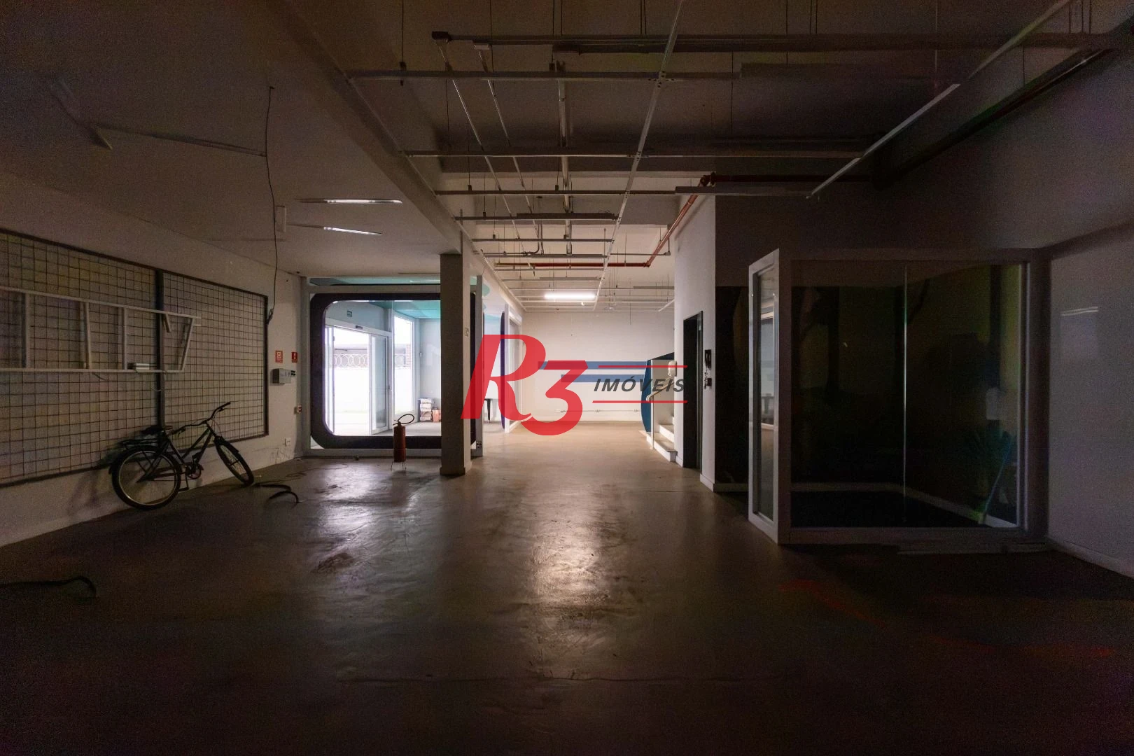 Loja para alugar, 2350 m² - Campo Grande - Santos/SP
