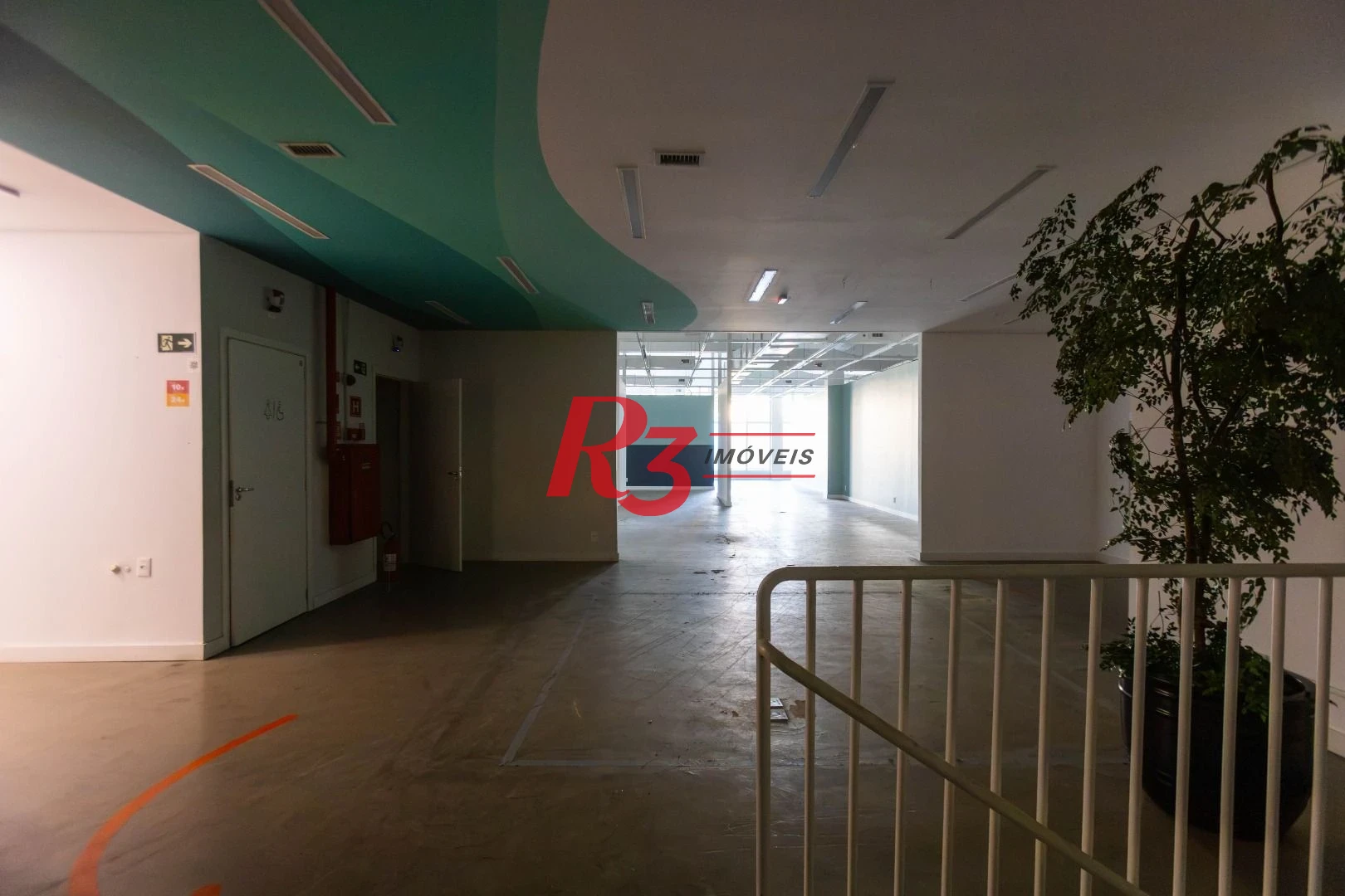 Loja para alugar, 2350 m² - Campo Grande - Santos/SP