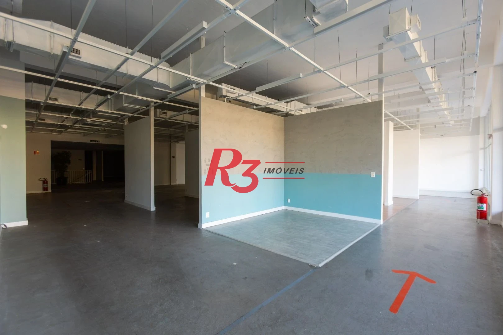 Loja para alugar, 2350 m² - Campo Grande - Santos/SP