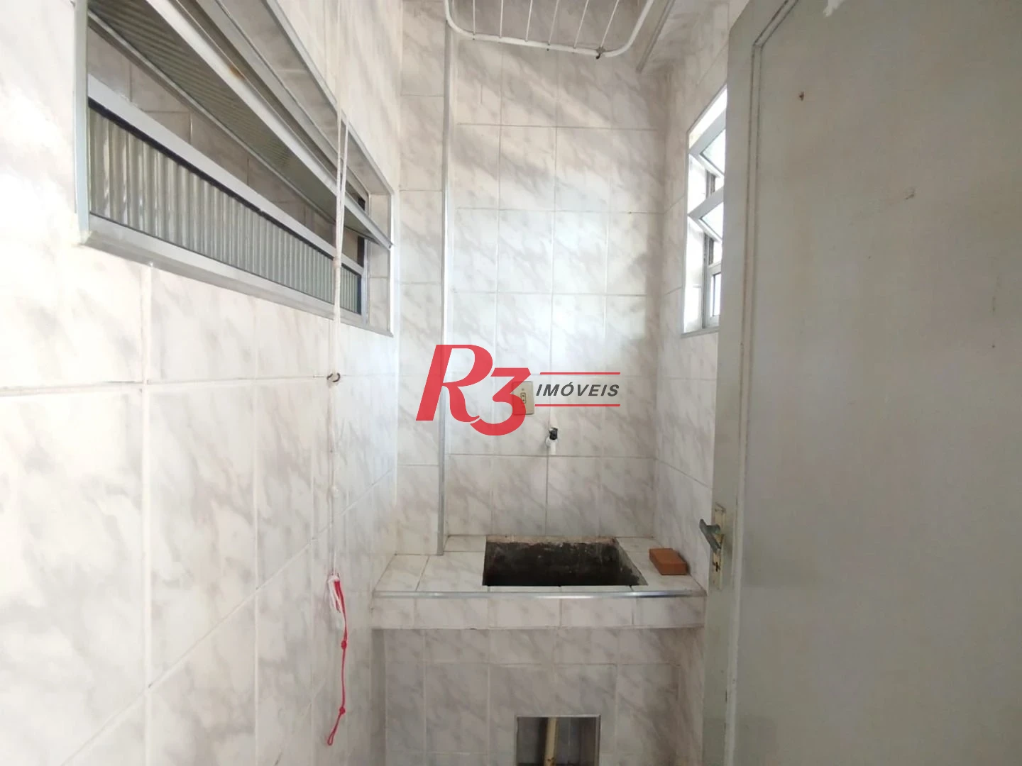 Kitnet com 1 dormitório à venda, 53 m² por R$ 335.000,00 - José Menino - Santos/SP