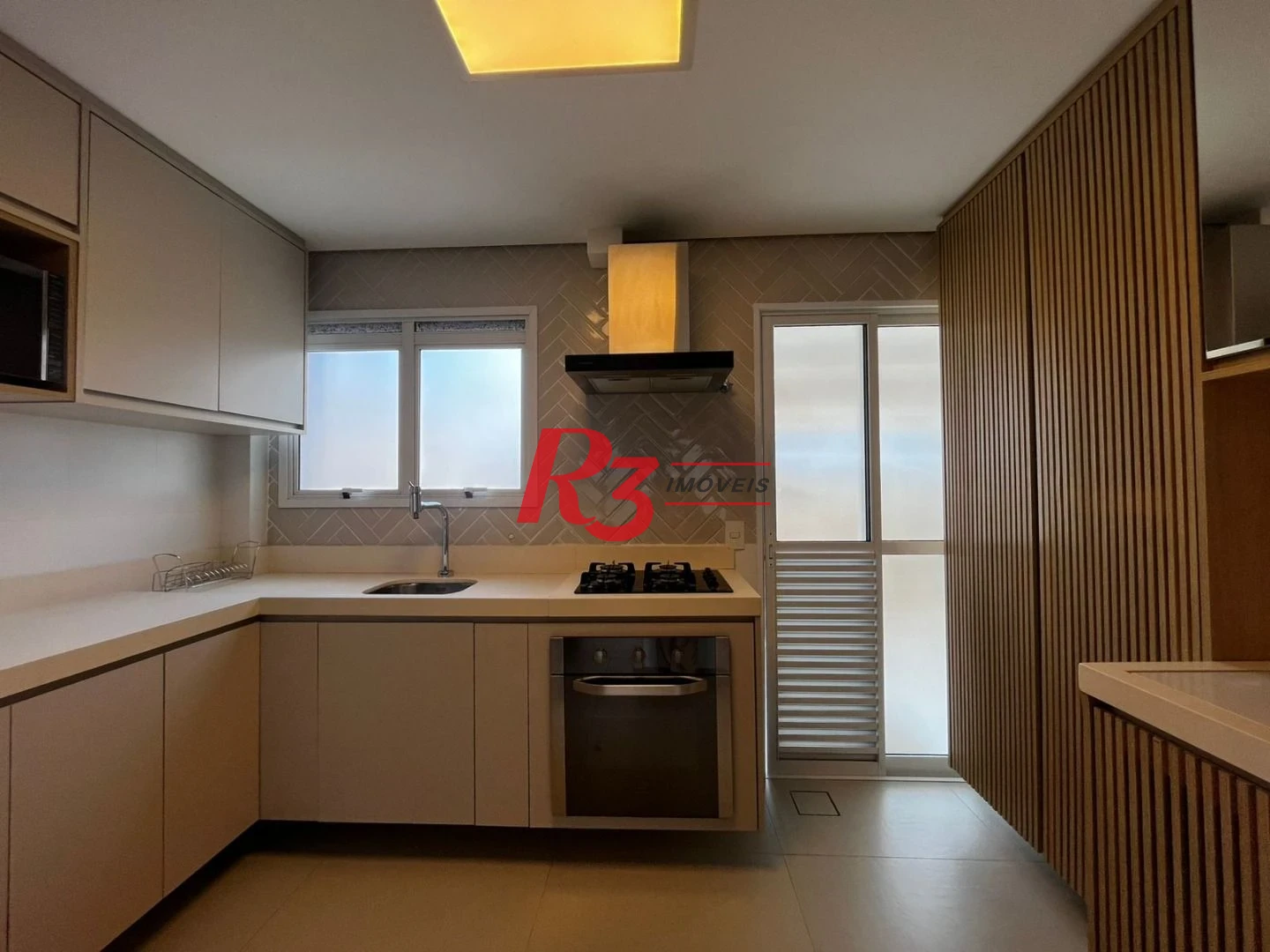 Apartamento Garden com 2 dormitórios para alugar, 90 m² por R$ 9.500,00/mês - Gonzaga - Santos/SP