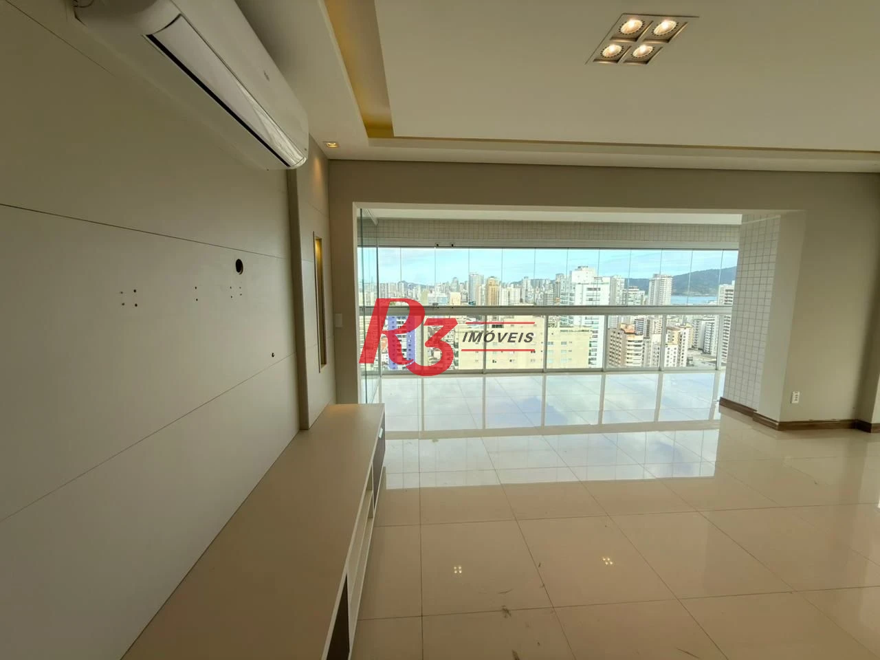 Apartamento com 3 dormitórios para alugar, 171 m² por R$ 16.850,00/mês - Embaré - Santos/SP