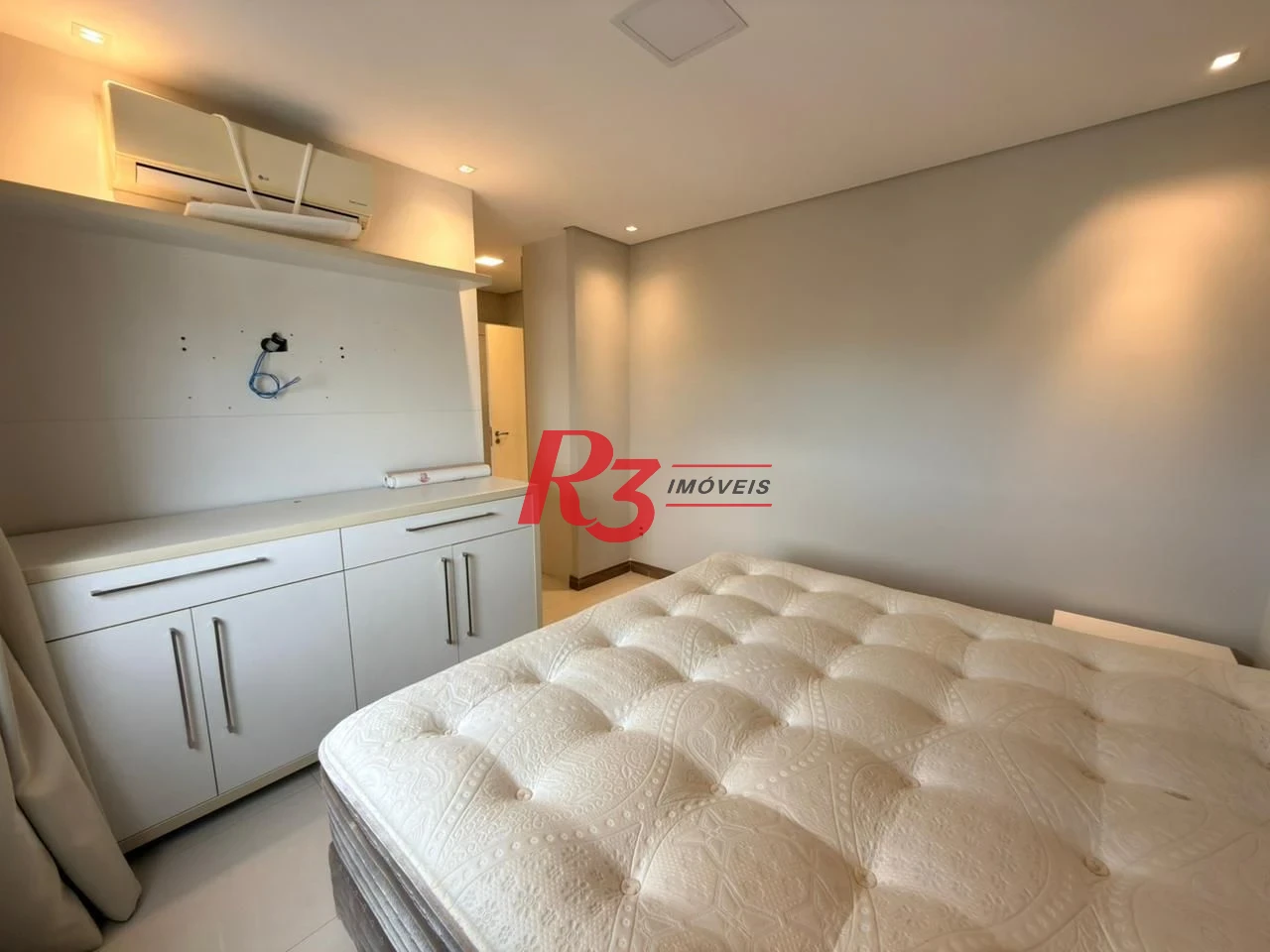 Apartamento com 3 dormitórios para alugar, 171 m² por R$ 16.850,00/mês - Embaré - Santos/SP