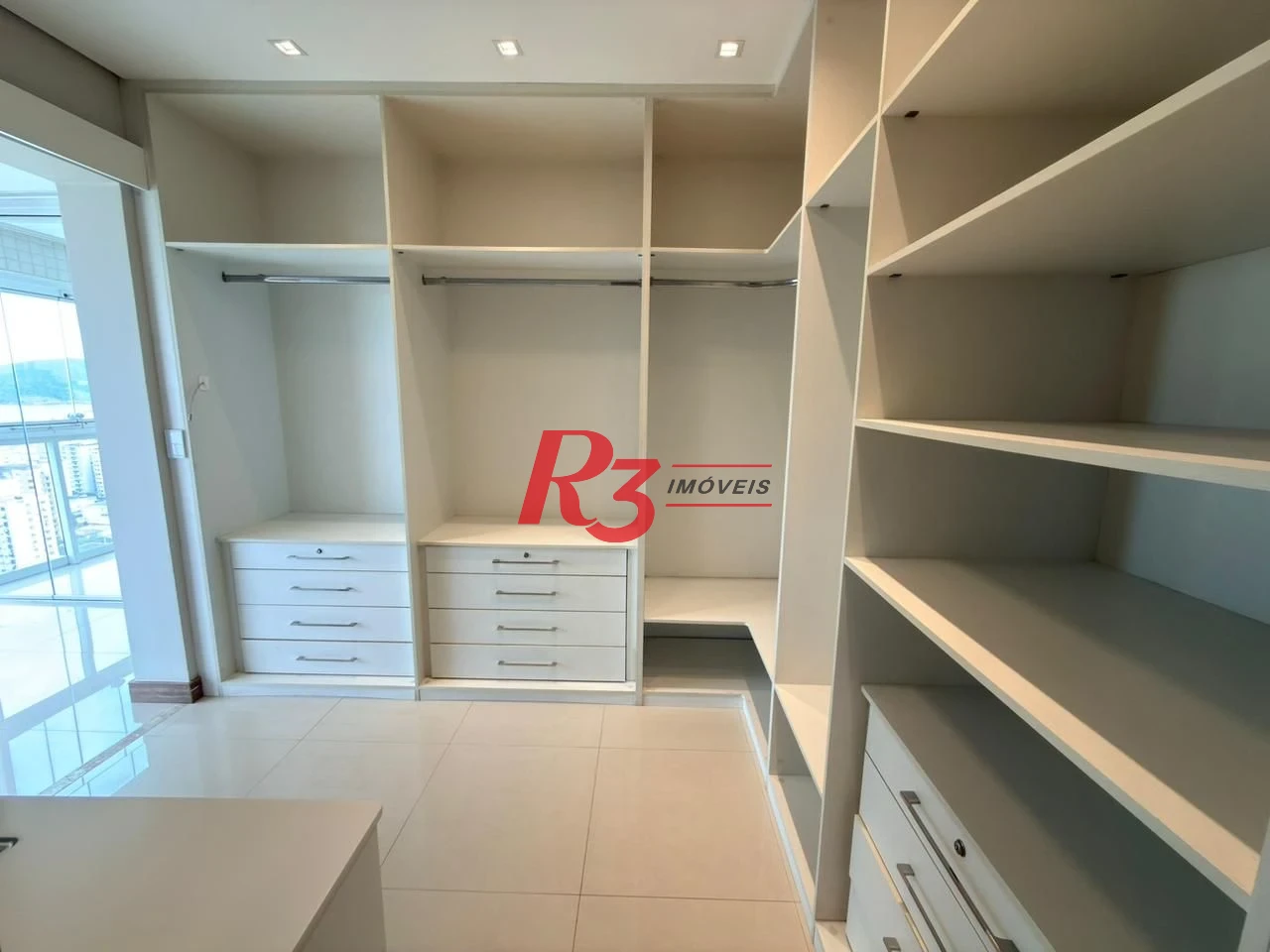 Apartamento com 3 dormitórios para alugar, 171 m² por R$ 16.850,00/mês - Embaré - Santos/SP