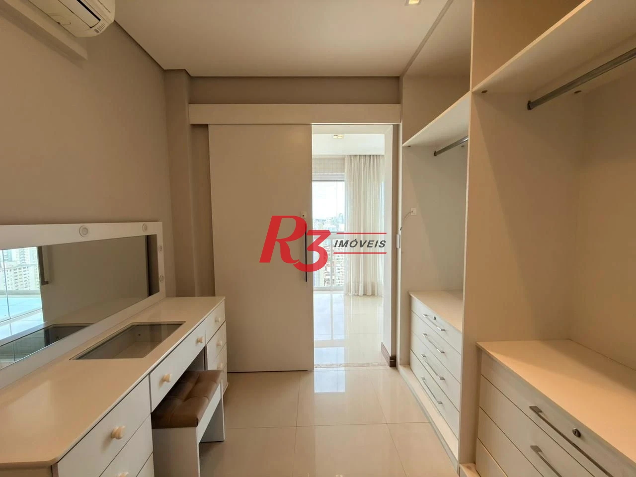 Apartamento com 3 dormitórios para alugar, 171 m² por R$ 16.850,00/mês - Embaré - Santos/SP