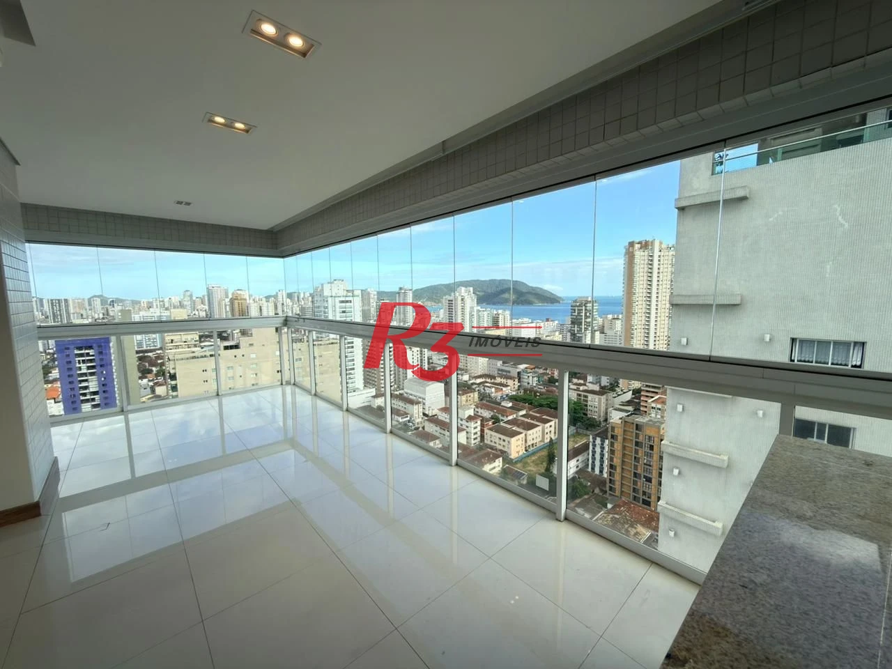 Apartamento com 3 dormitórios para alugar, 171 m² por R$ 16.850,00/mês - Embaré - Santos/SP