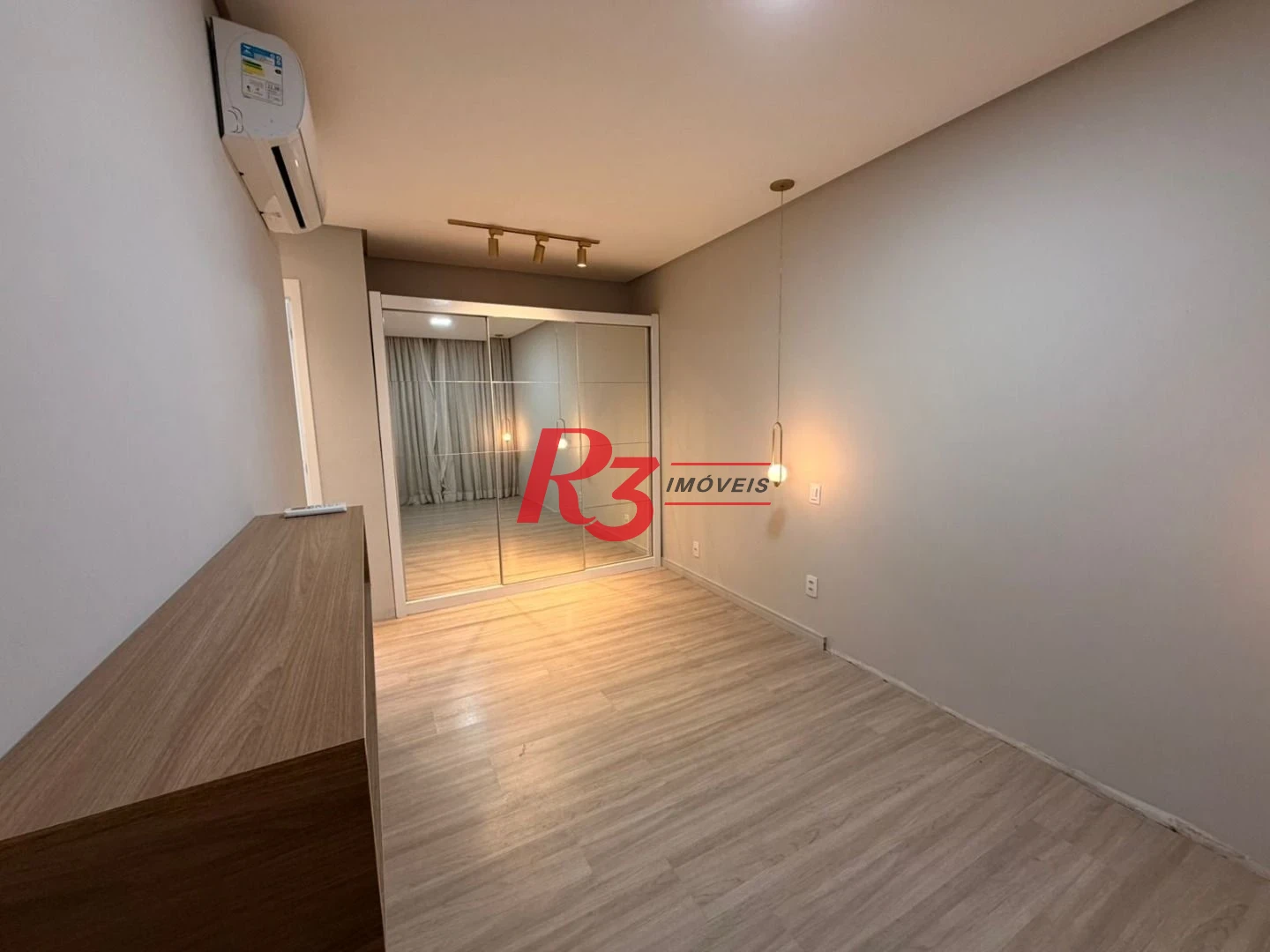 Apartamento com 2 dormitórios para alugar, 63 m² por R$ 4.500,00/mês - Marapé - Santos/SP