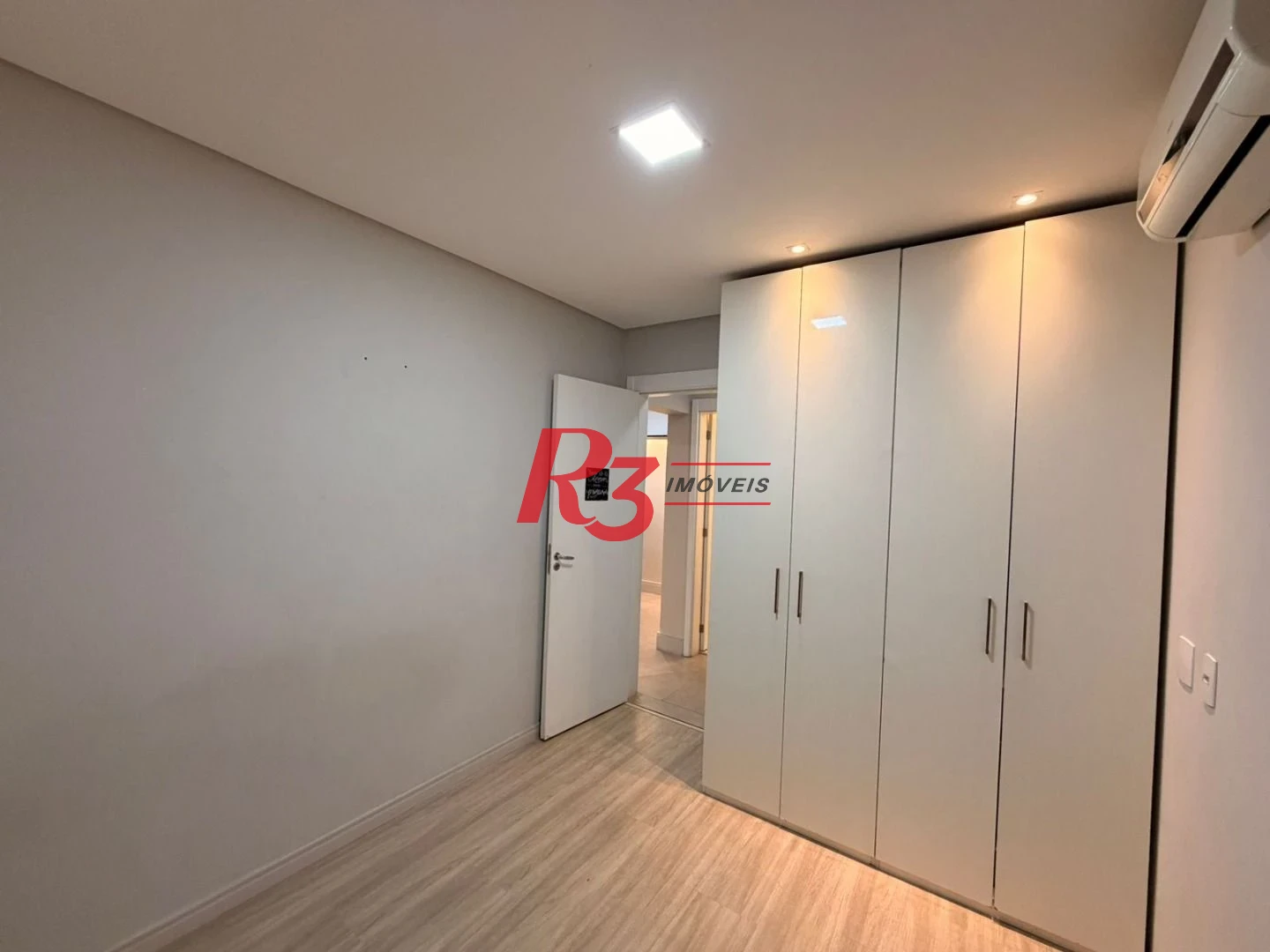 Apartamento com 2 dormitórios para alugar, 63 m² por R$ 4.500,00/mês - Marapé - Santos/SP