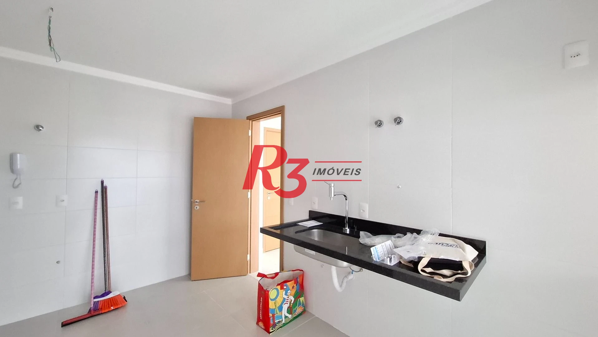 Apartamento com 3 dormitórios à venda, 101 m² por R$ 1.960.000,00 - Gonzaga - Santos/SP