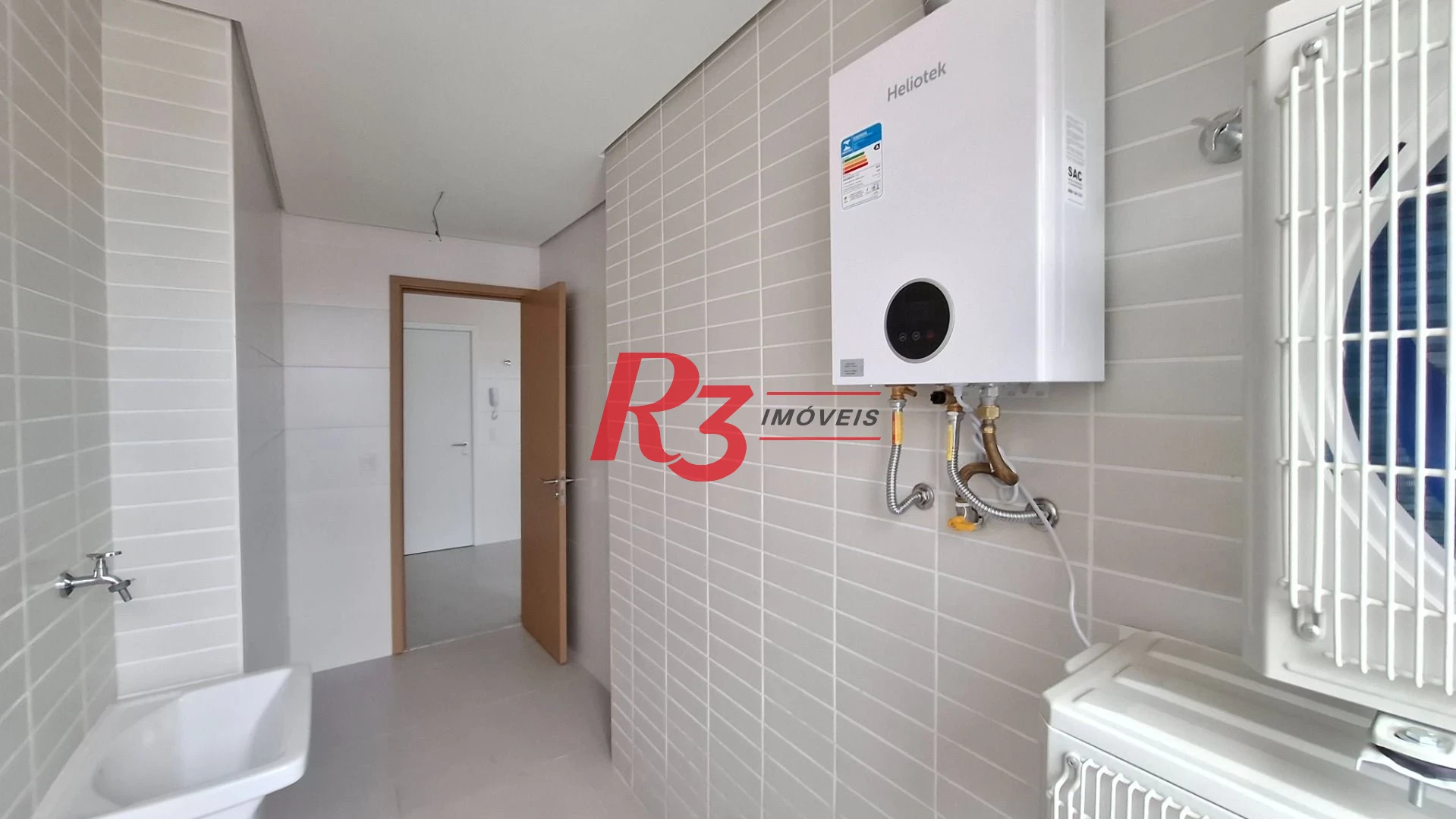 Apartamento com 3 dormitórios à venda, 101 m² por R$ 1.960.000,00 - Gonzaga - Santos/SP