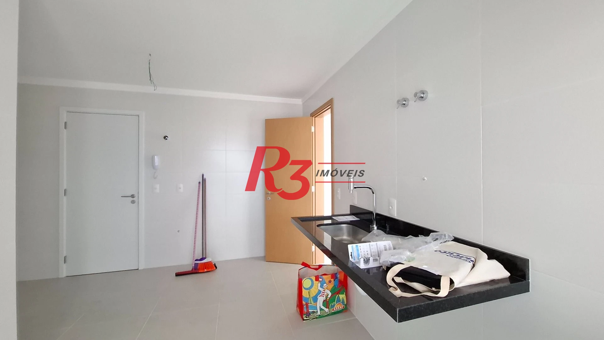 Apartamento com 3 dormitórios à venda, 101 m² por R$ 1.960.000,00 - Gonzaga - Santos/SP
