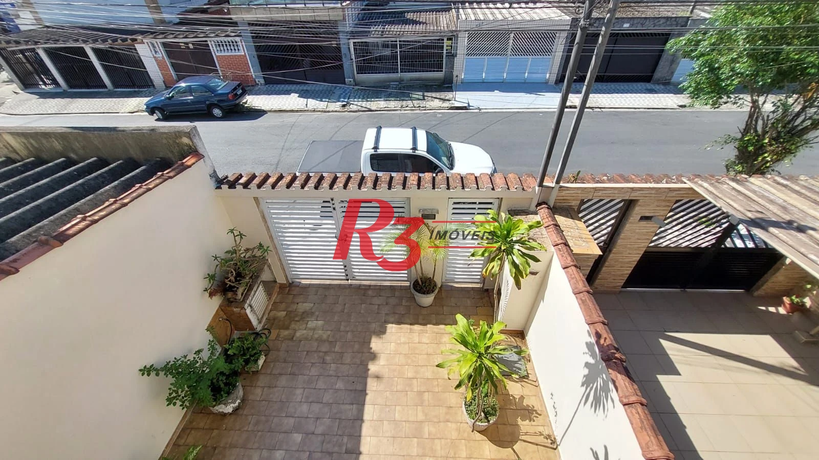 Sobrado com 3 dormitórios à venda, 147 m² por R$ 850.000,00 - Vila Valença - São Vicente/SP