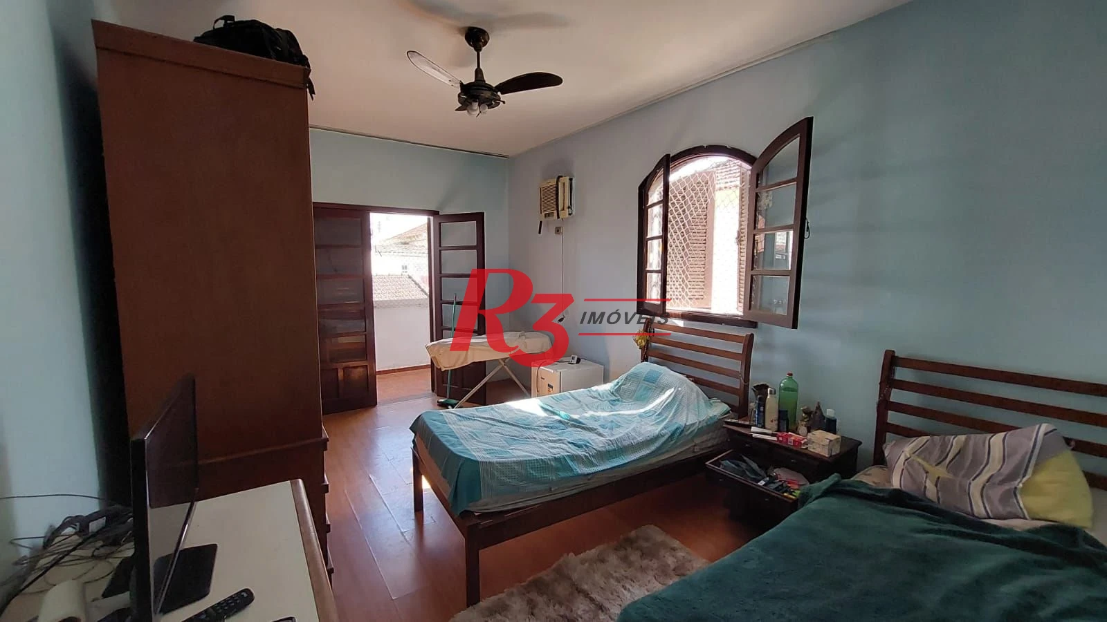 Sobrado com 3 dormitórios à venda, 147 m² por R$ 850.000,00 - Vila Valença - São Vicente/SP