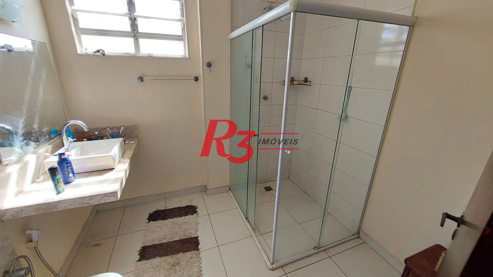 Sobrado com 3 dormitórios à venda, 147 m² por R$ 850.000,00 - Vila Valença - São Vicente/SP