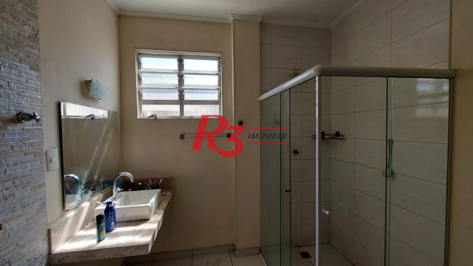 Sobrado com 3 dormitórios à venda, 147 m² por R$ 850.000,00 - Vila Valença - São Vicente/SP