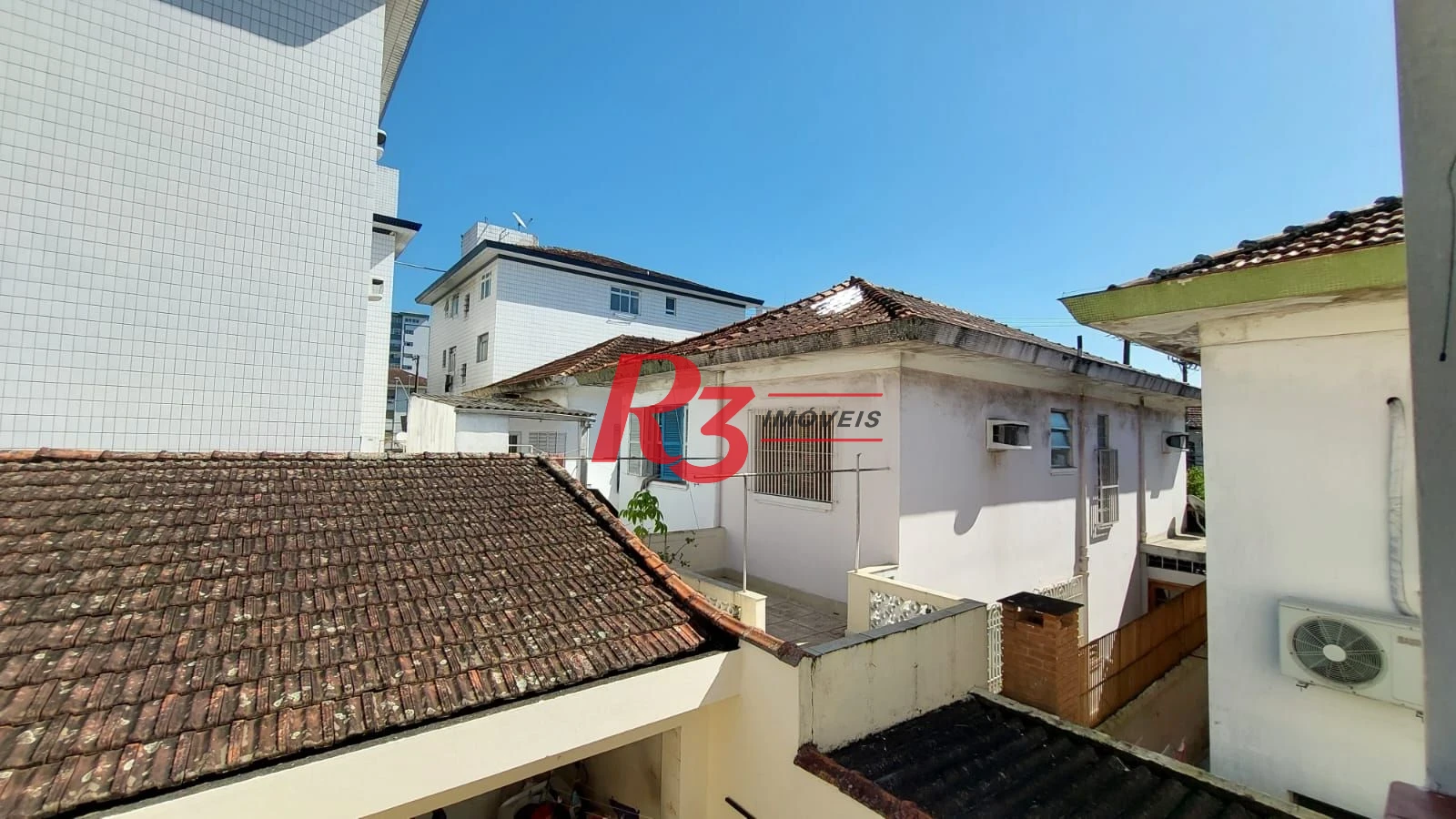 Sobrado com 3 dormitórios à venda, 147 m² por R$ 850.000,00 - Vila Valença - São Vicente/SP