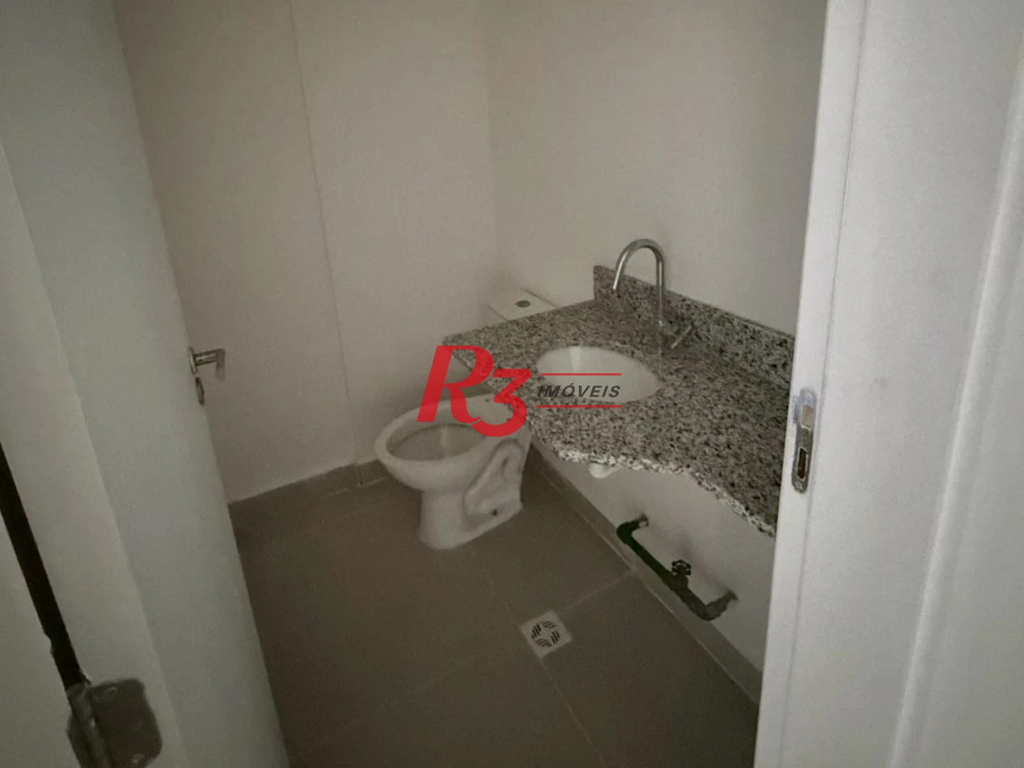 Sala à venda, 42 m² por R$ 300.000,00 - Vila Matias - Santos/SP
