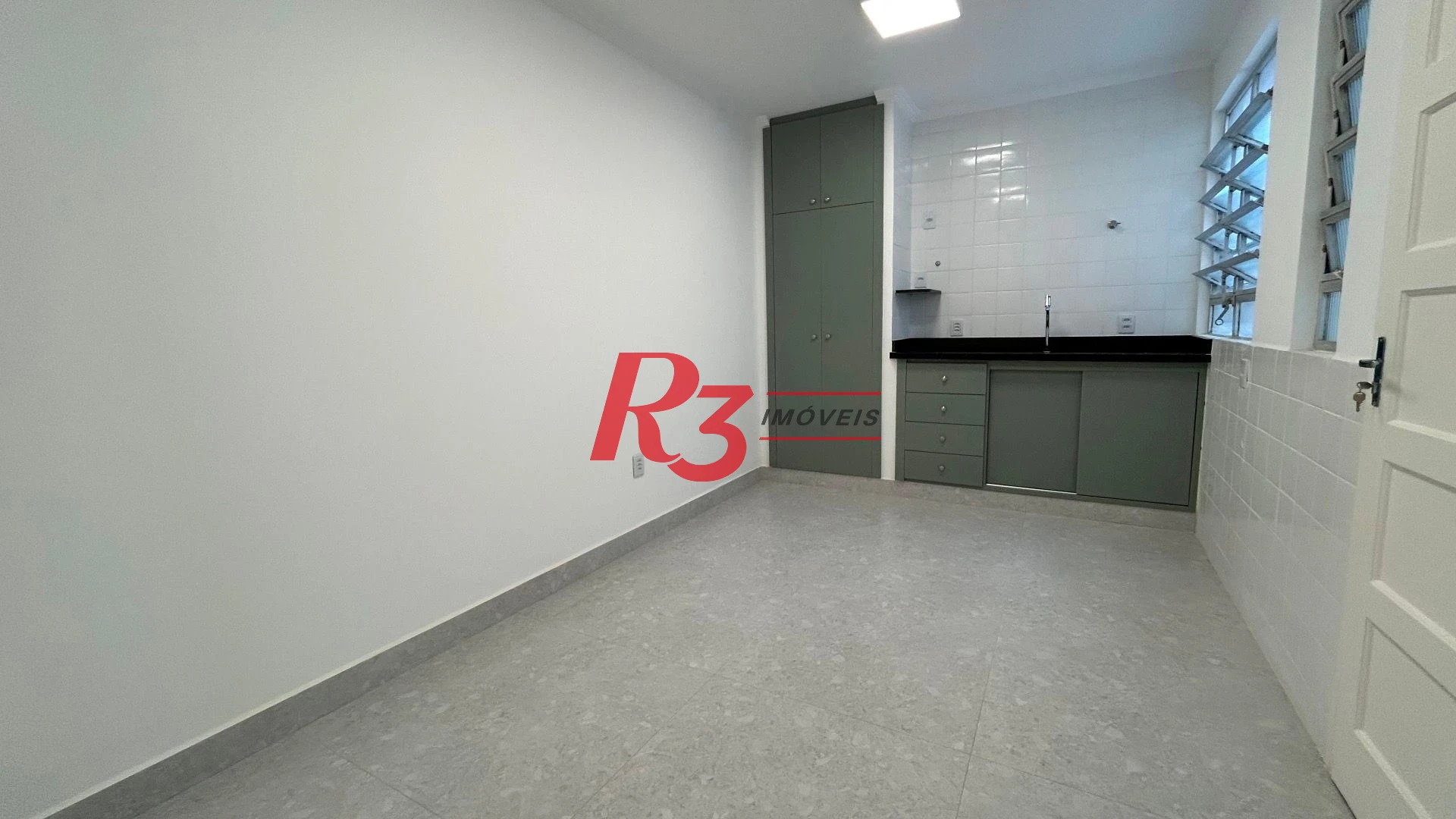 Apartamento com 3 dormitórios para alugar, 86 m² por R$ 5.000,00/mês - Boqueirão - Santos/SP