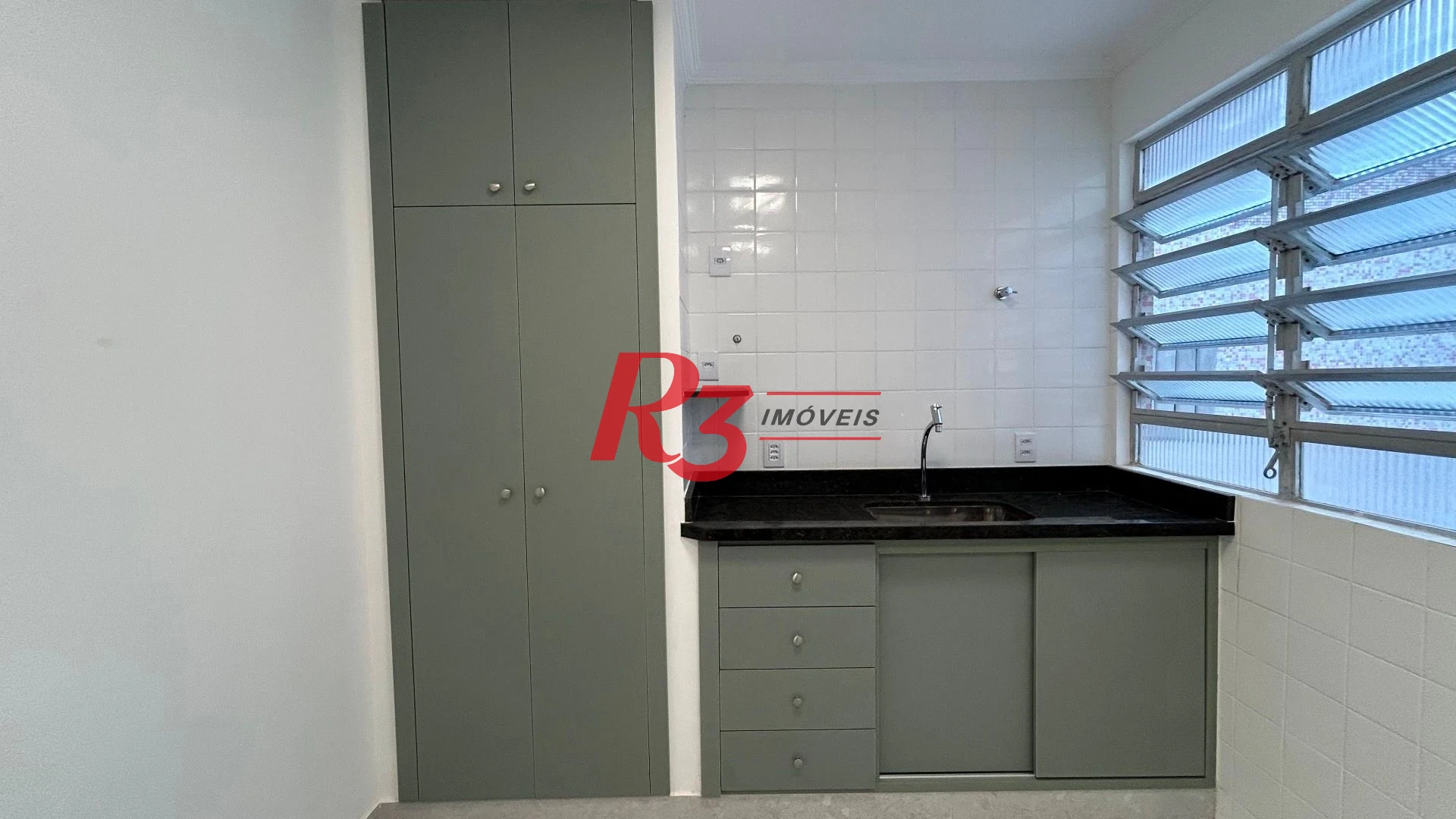 Apartamento com 3 dormitórios para alugar, 86 m² por R$ 5.000,00/mês - Boqueirão - Santos/SP