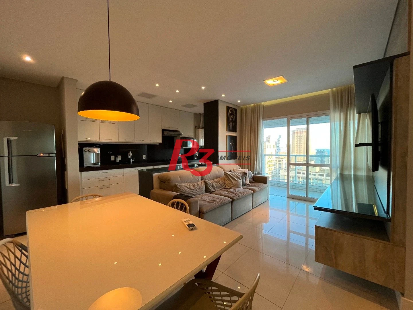 Apartamento com 2 dormitórios à venda, 87 m² por R$ 1.350.000,00 - Gonzaga - Santos/SP