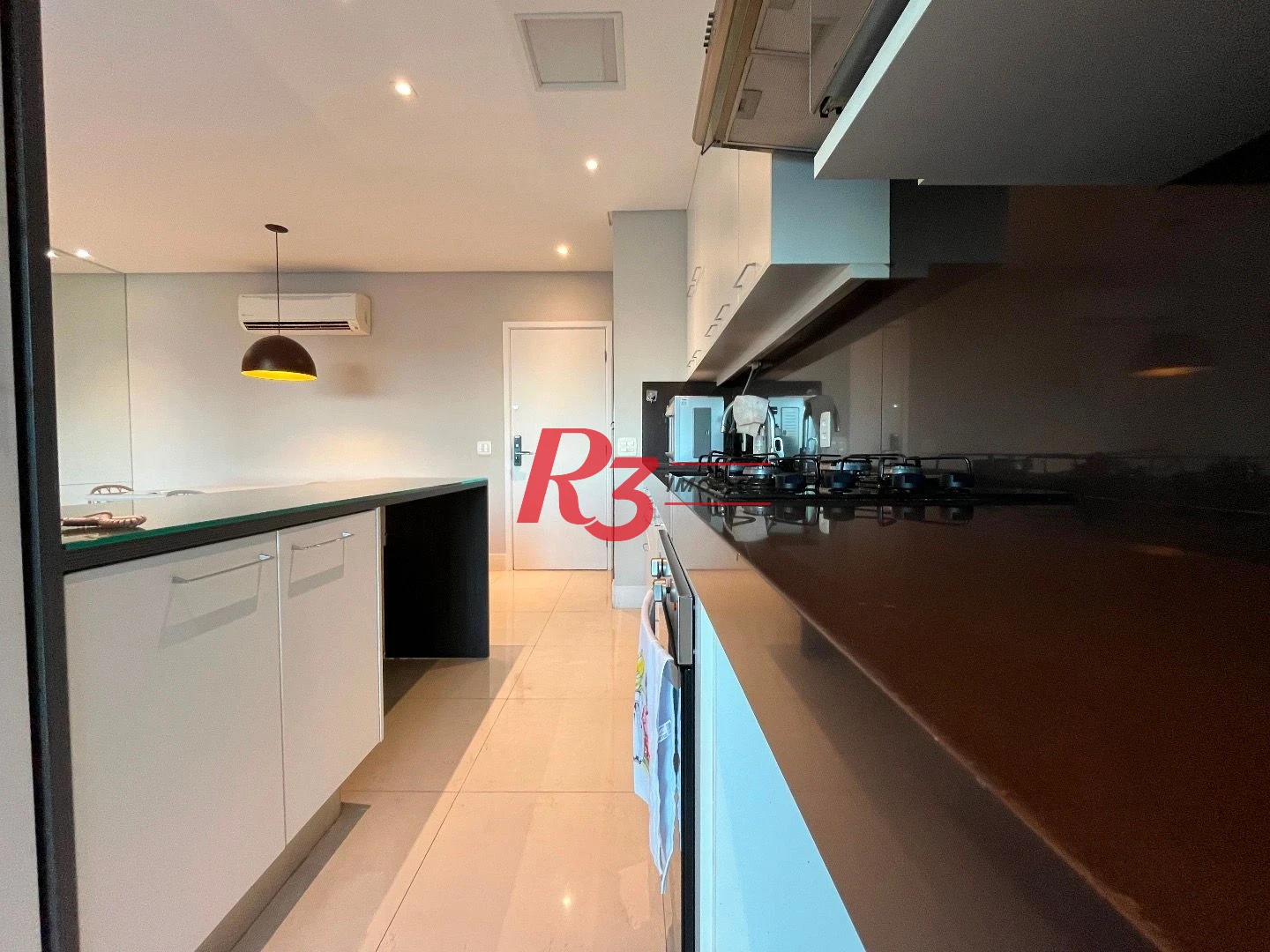 Apartamento com 2 dormitórios à venda, 87 m² por R$ 1.350.000,00 - Gonzaga - Santos/SP