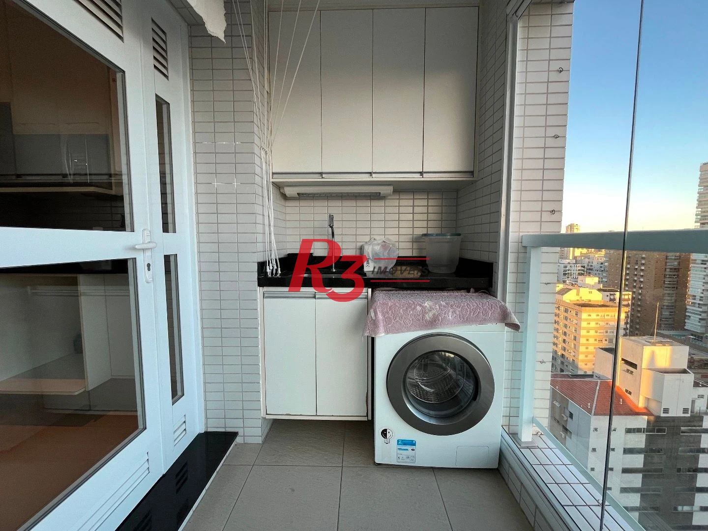 Apartamento com 2 dormitórios à venda, 87 m² por R$ 1.350.000,00 - Gonzaga - Santos/SP
