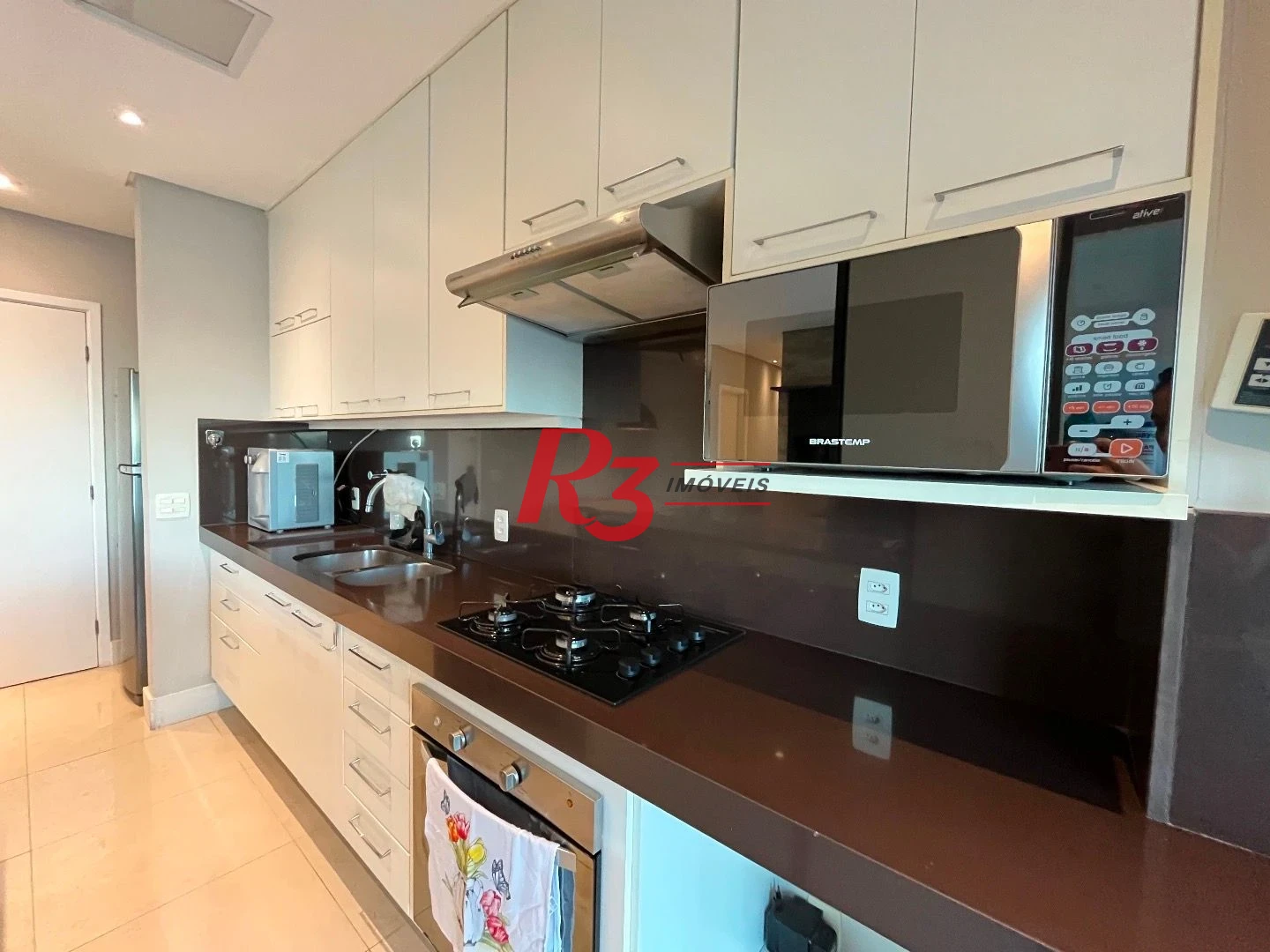 Apartamento com 2 dormitórios à venda, 87 m² por R$ 1.350.000,00 - Gonzaga - Santos/SP